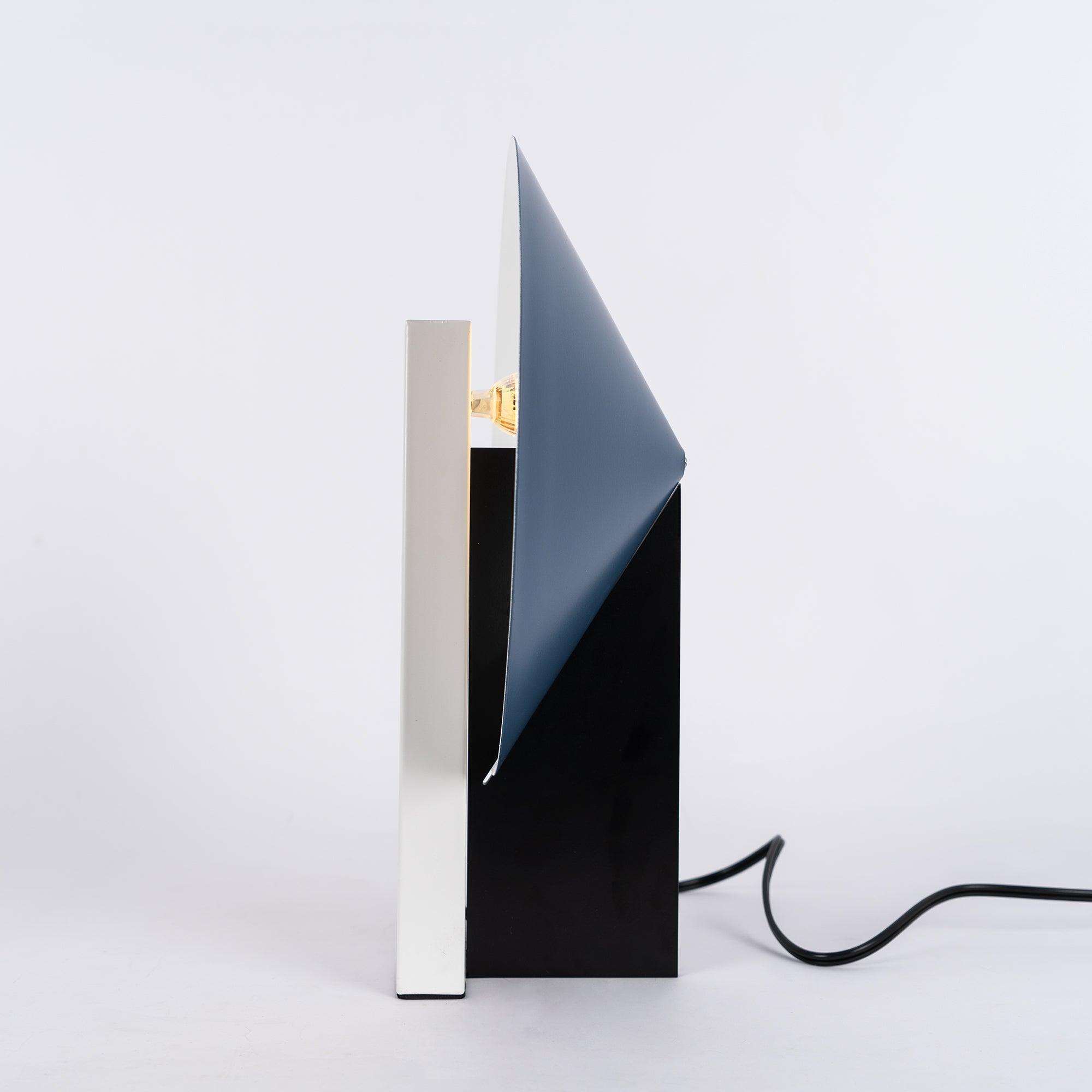 Cis Minimalist Table Lamp
