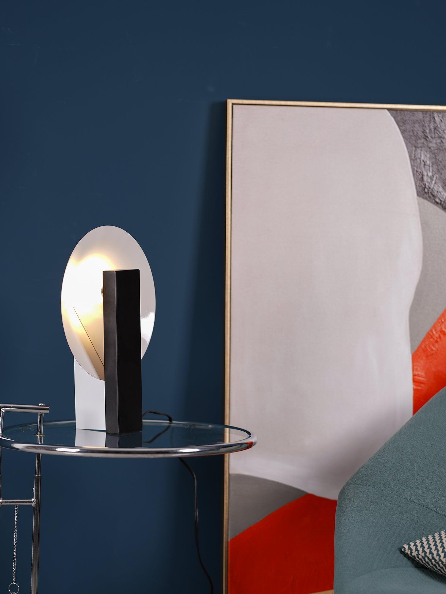 Cis Minimalist Table Lamp