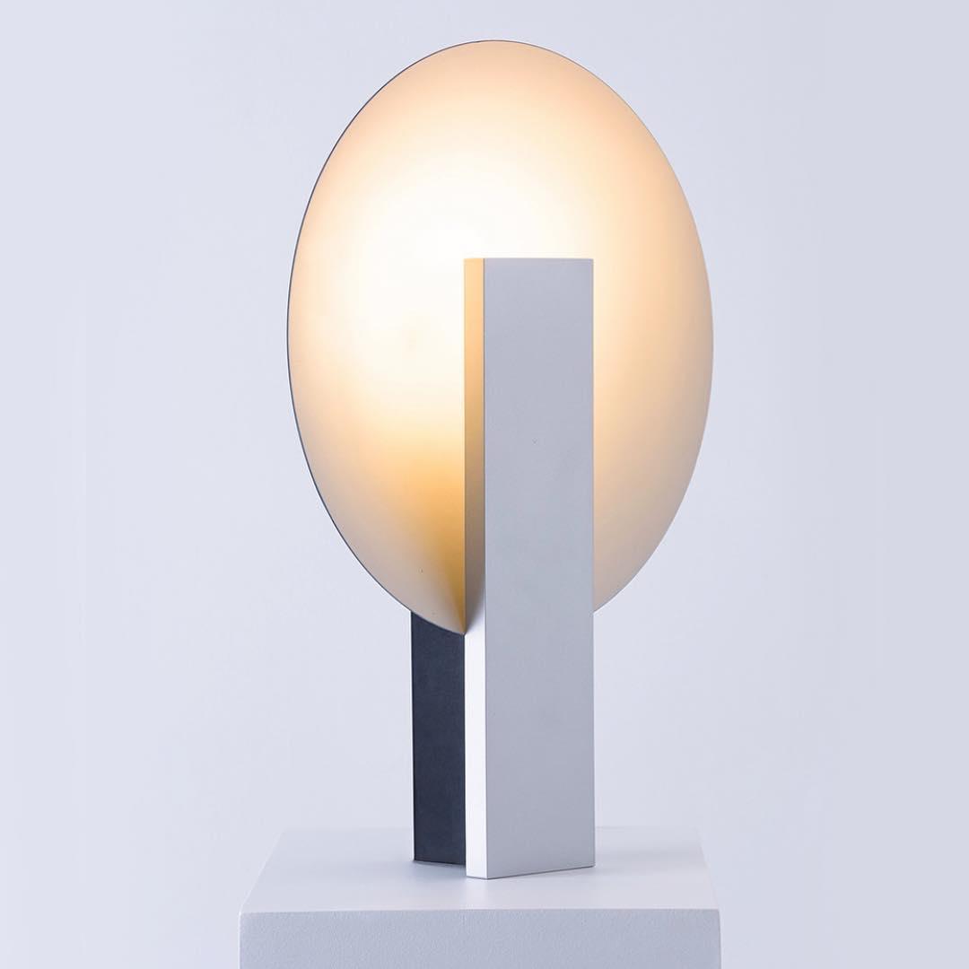 Cis Minimalist Table Lamp