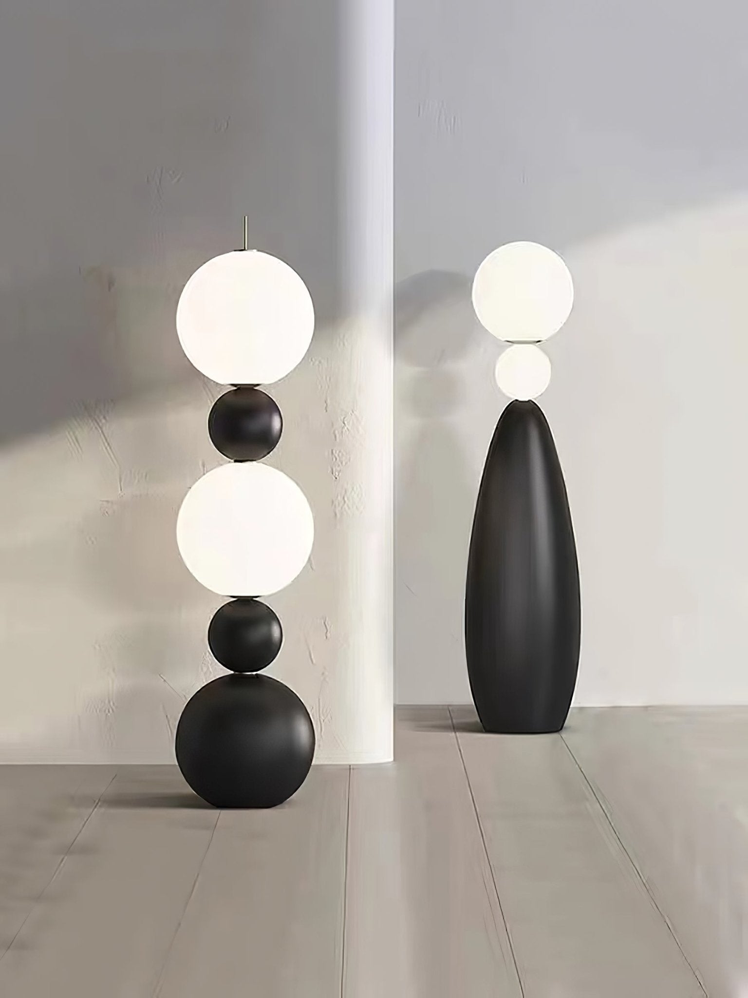 Ervynel Spherical Black Floor Lamp