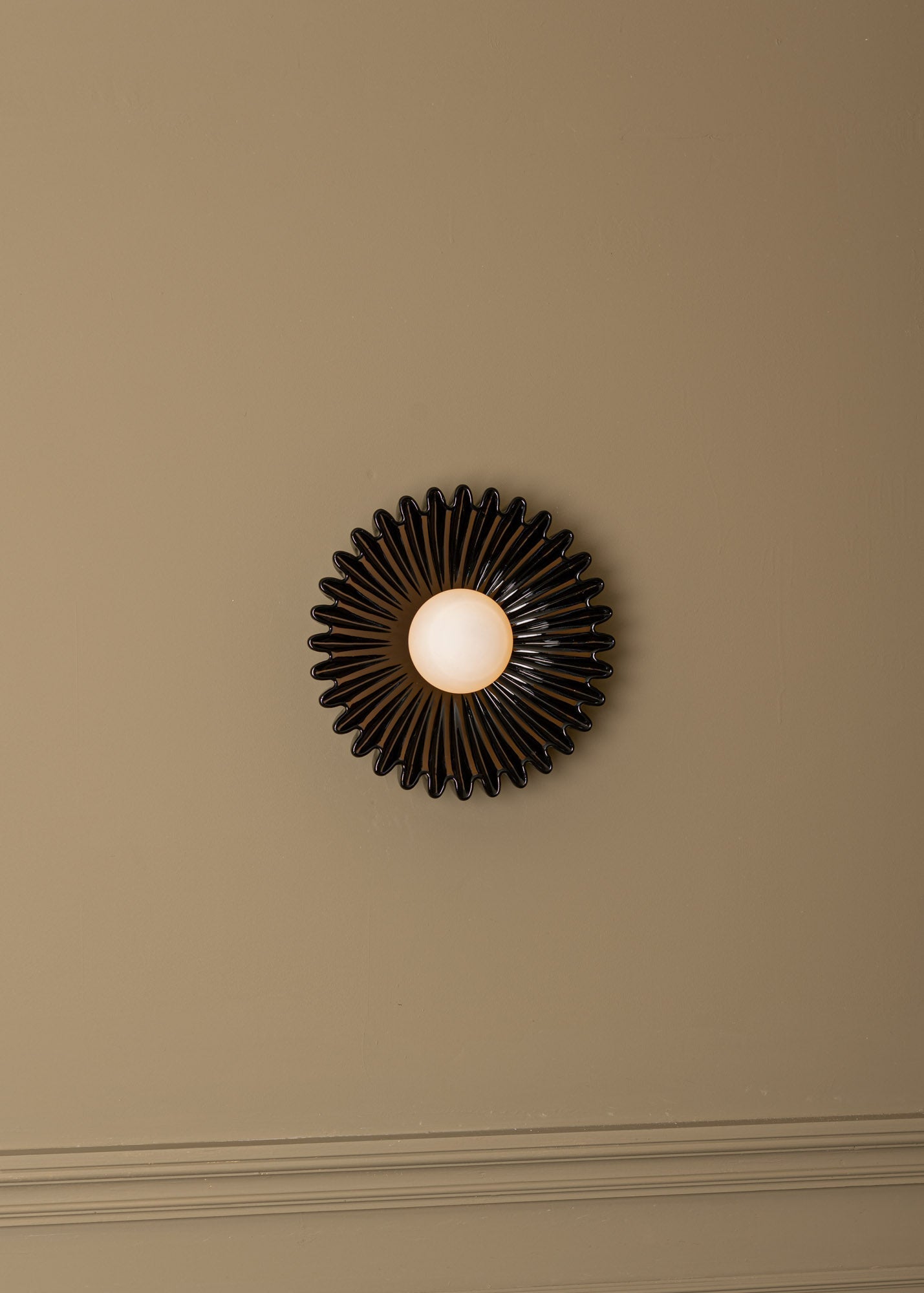 Viraisaya Wall Lamp