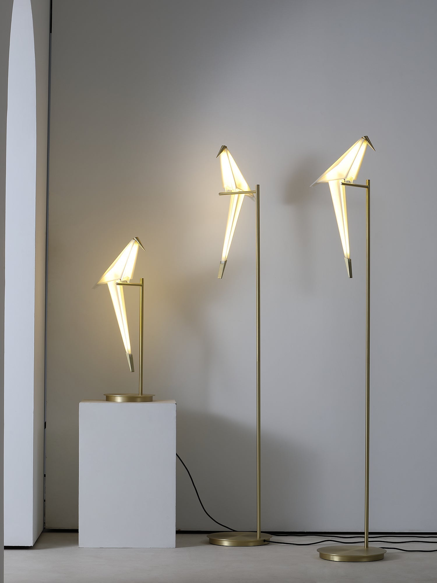 Kaelora Contemporary Table Lamp