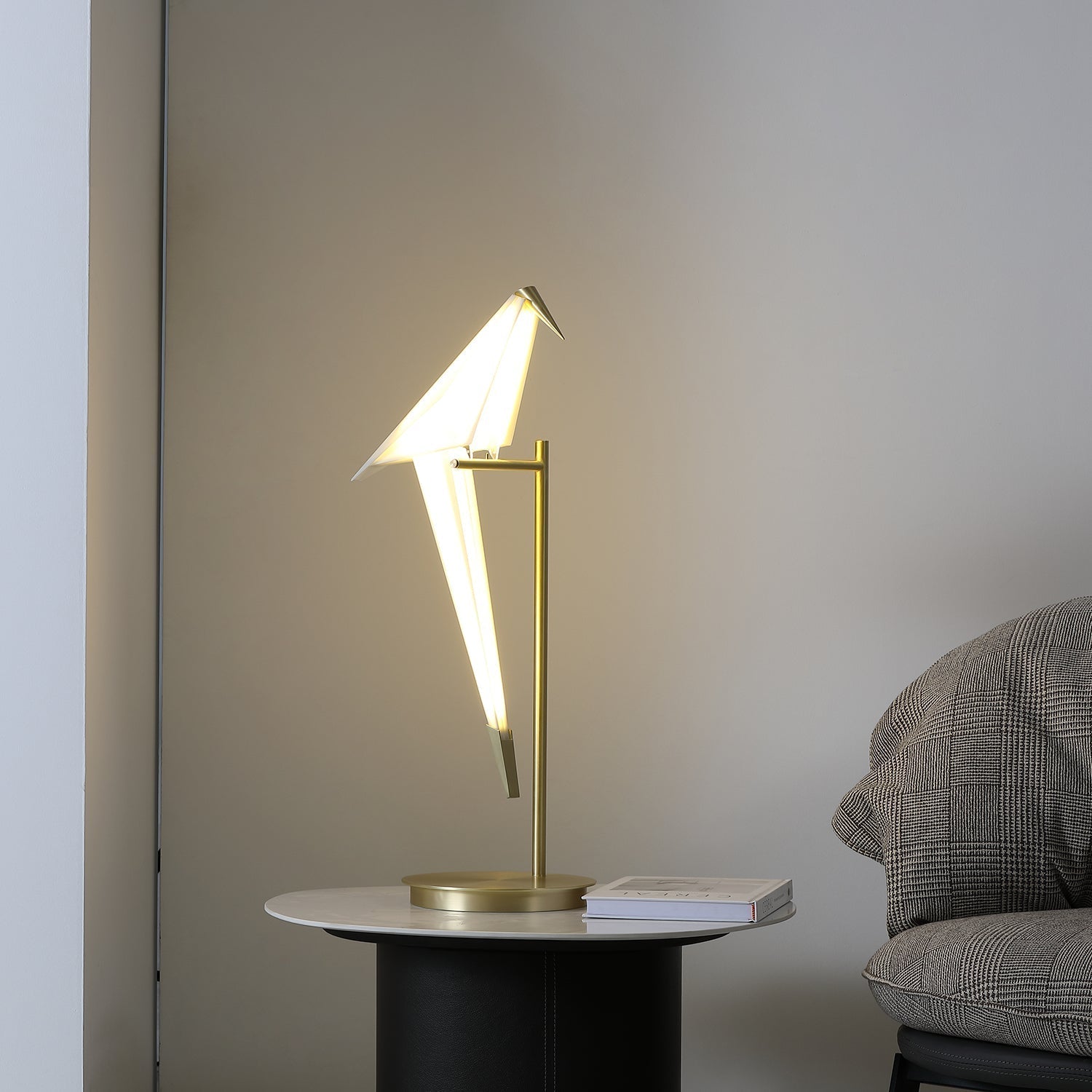 Kaelora Contemporary Table Lamp