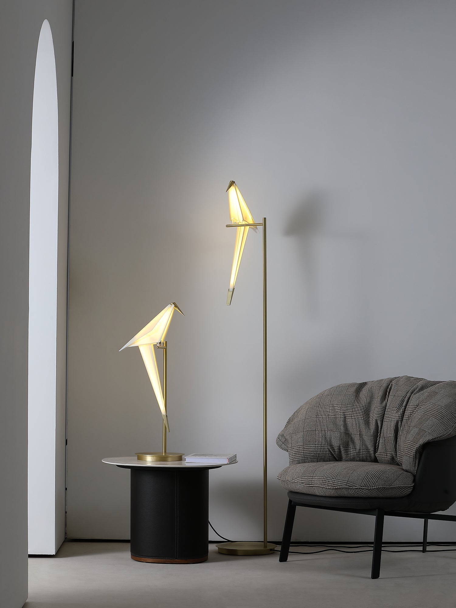 Kaelora Contemporary Table Lamp