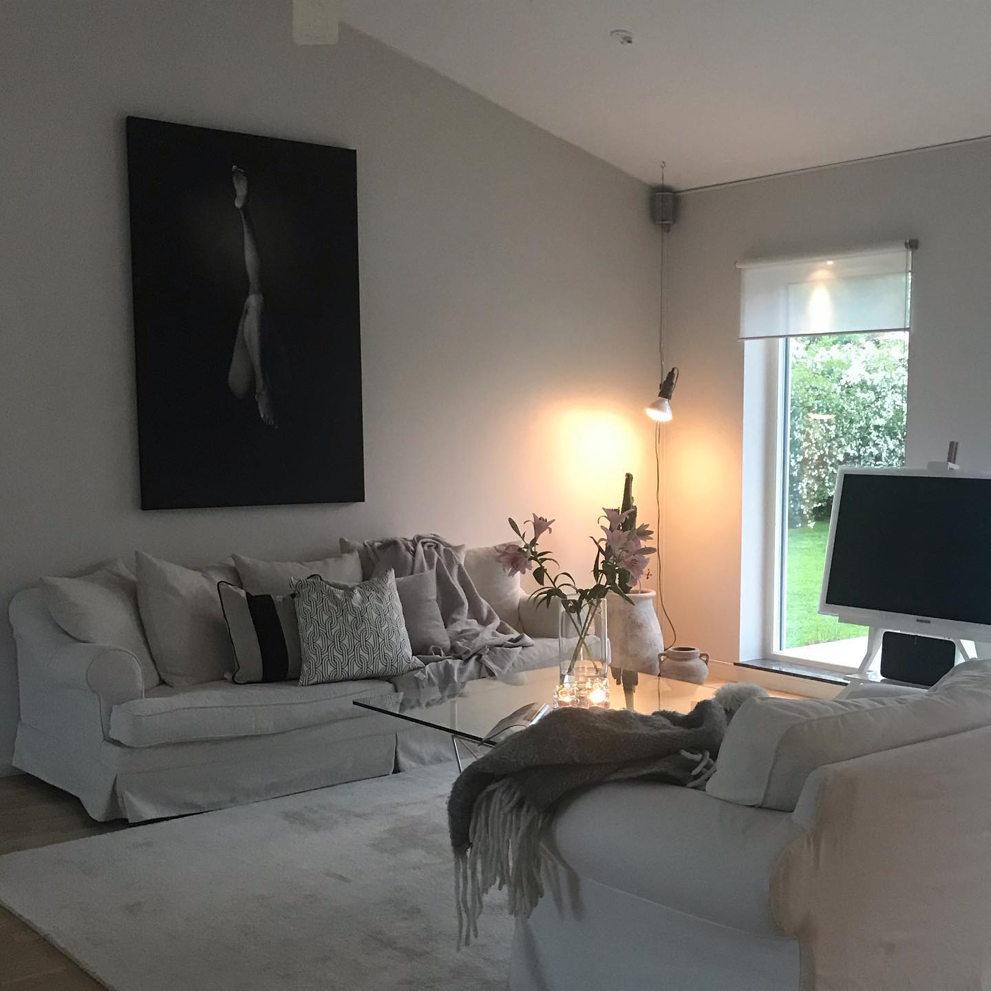 Ilthair Modern Minimalist Pendant Light