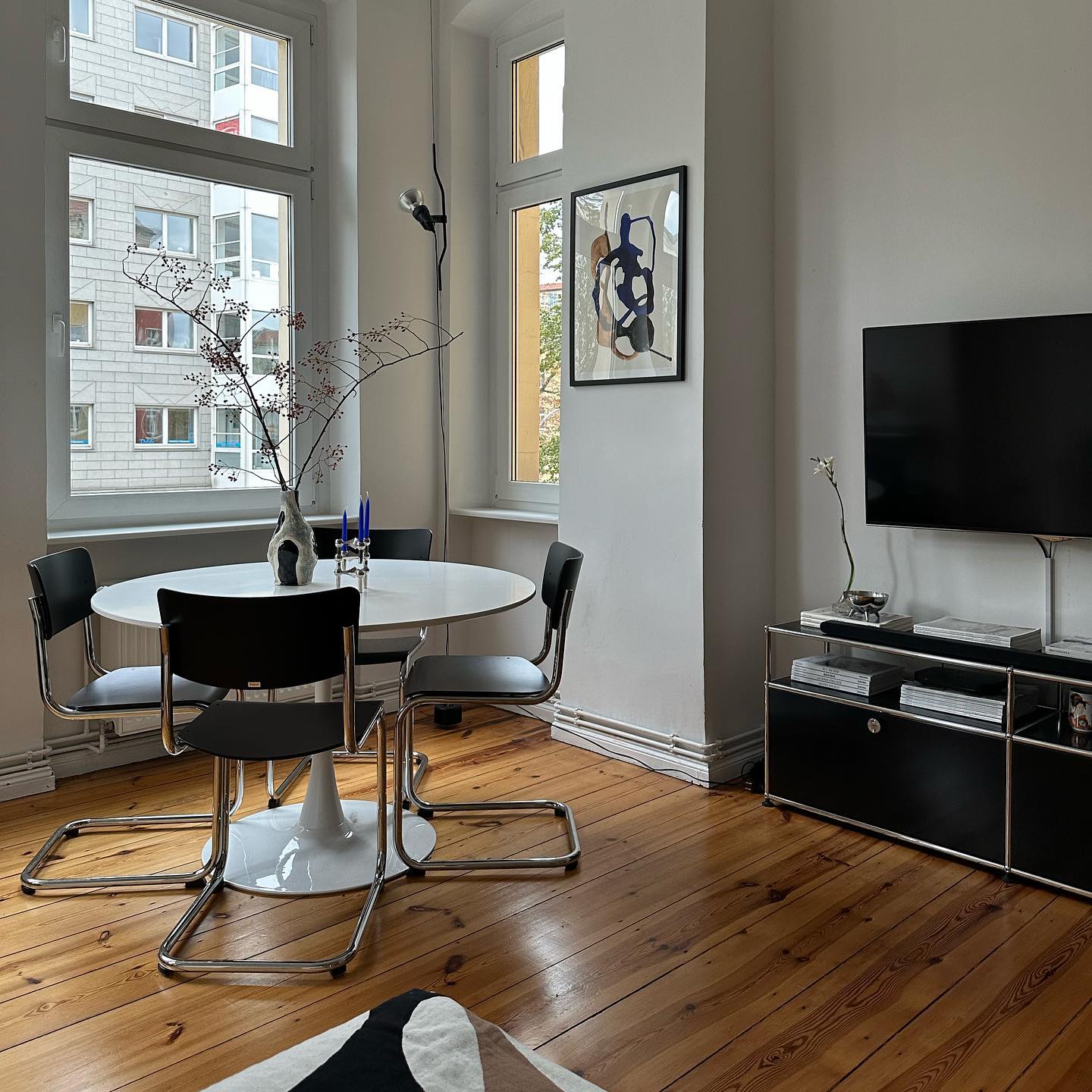 Ilthair Modern Minimalist Pendant Light