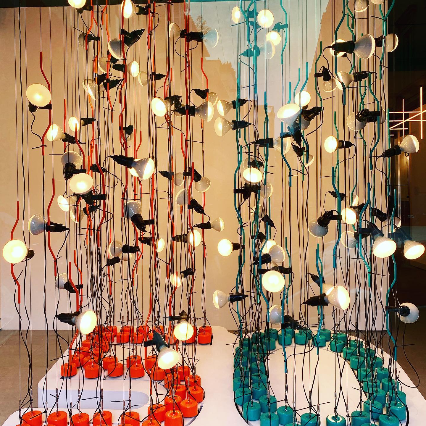 Ilthair Modern Minimalist Pendant Light