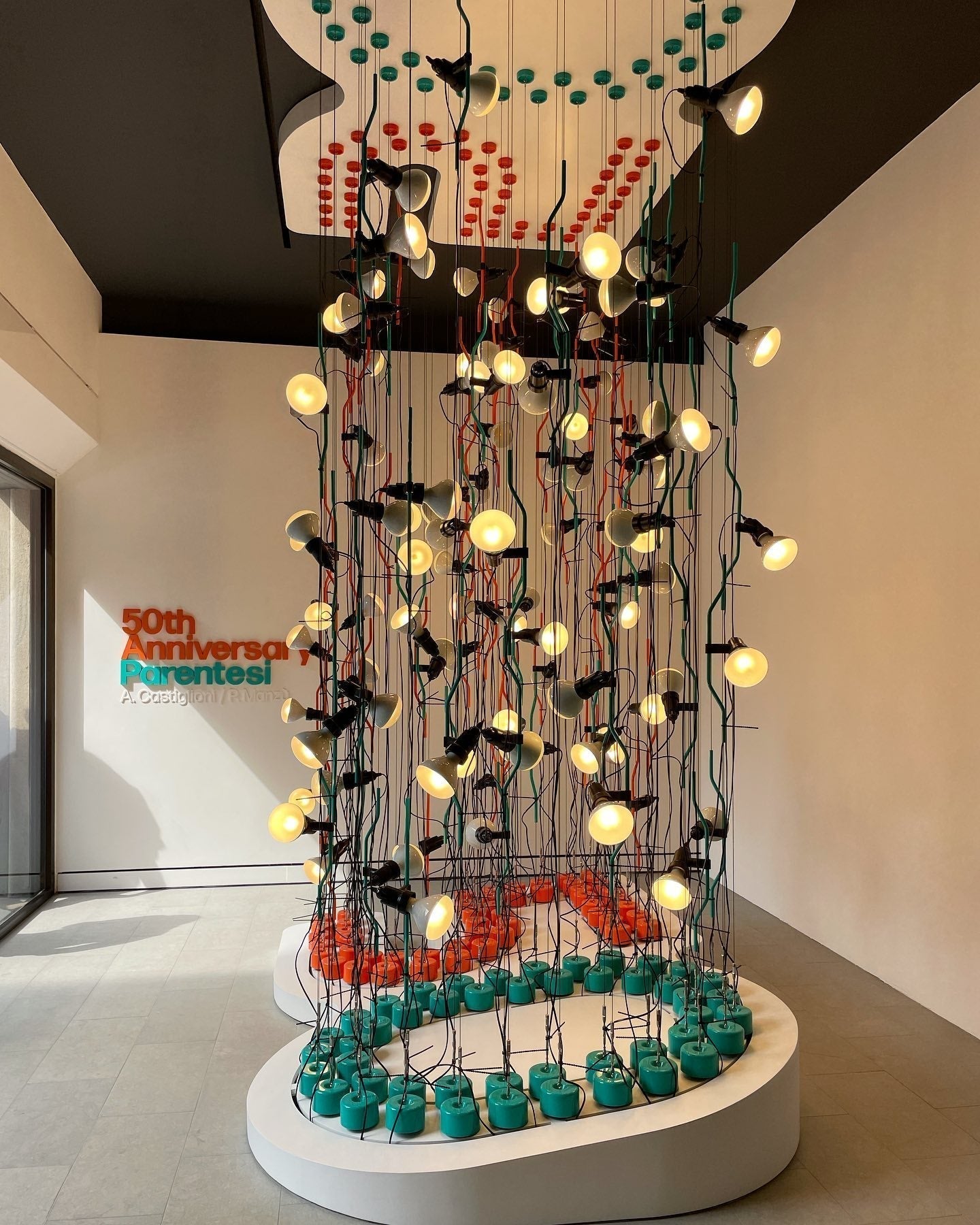 Ilthair Modern Minimalist Pendant Light