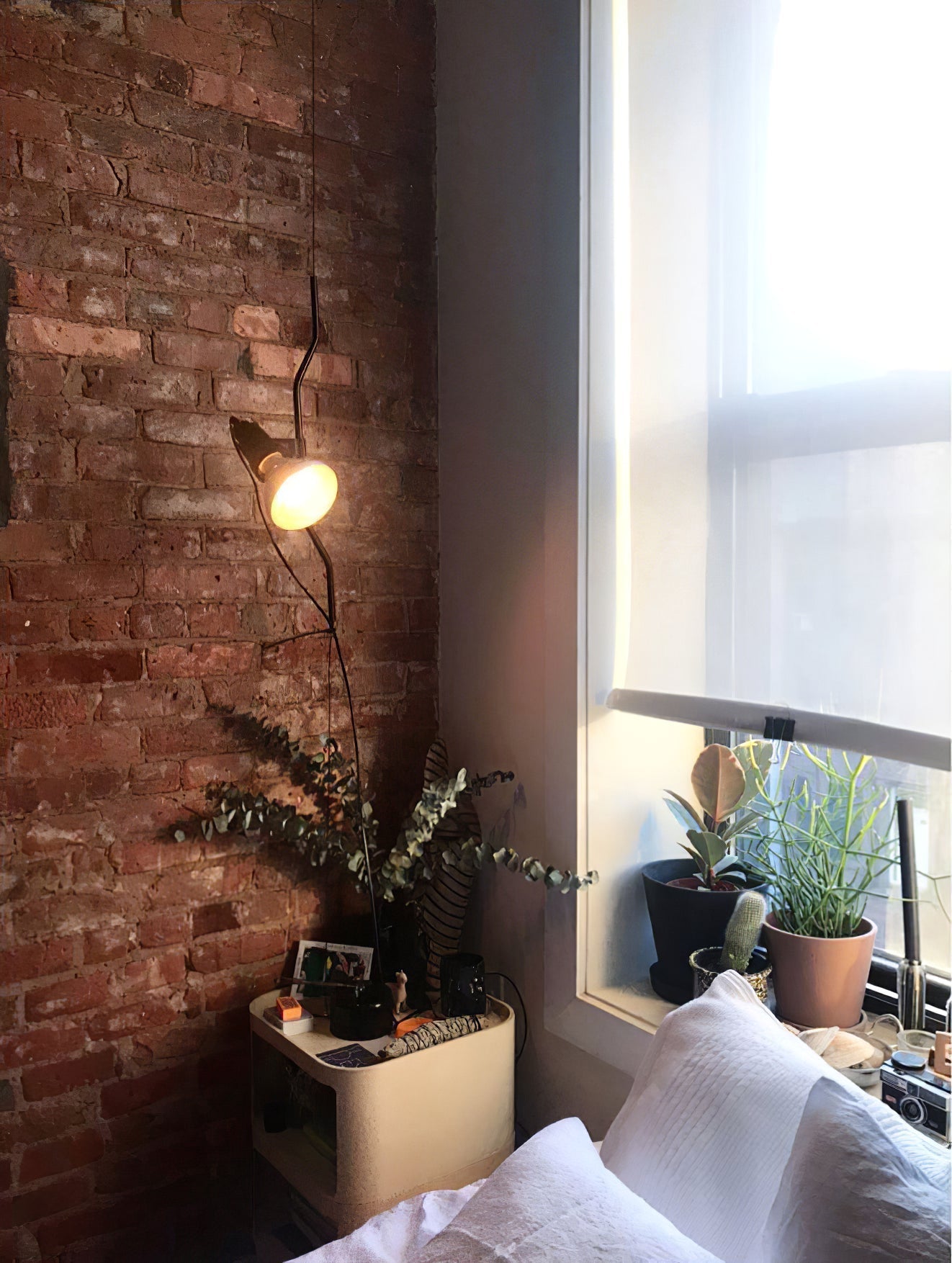 Ilthair Modern Minimalist Pendant Light