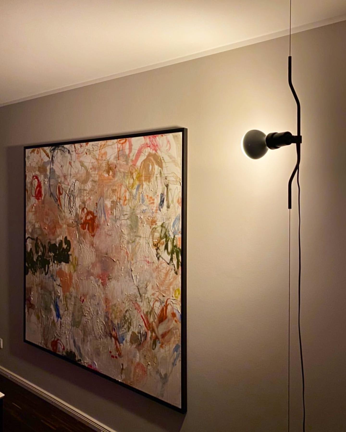 Ilthair Modern Minimalist Pendant Light