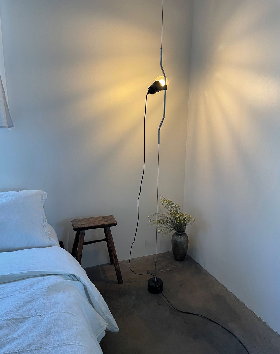 Ilthair Modern Minimalist Pendant Light