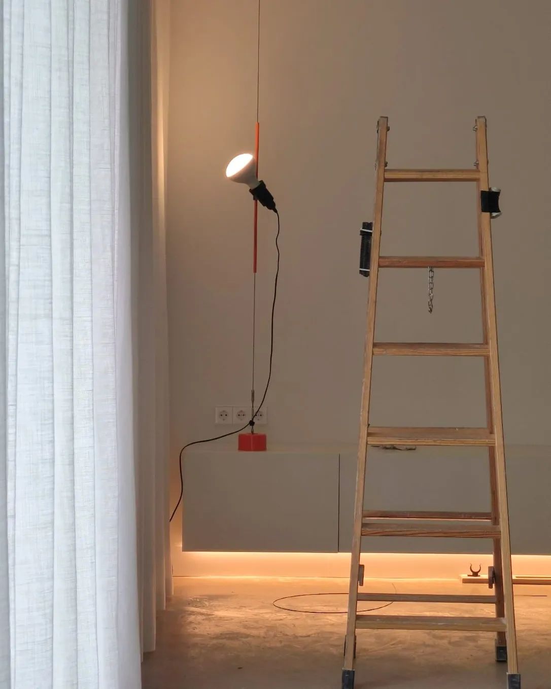 Ilthair Modern Minimalist Pendant Light