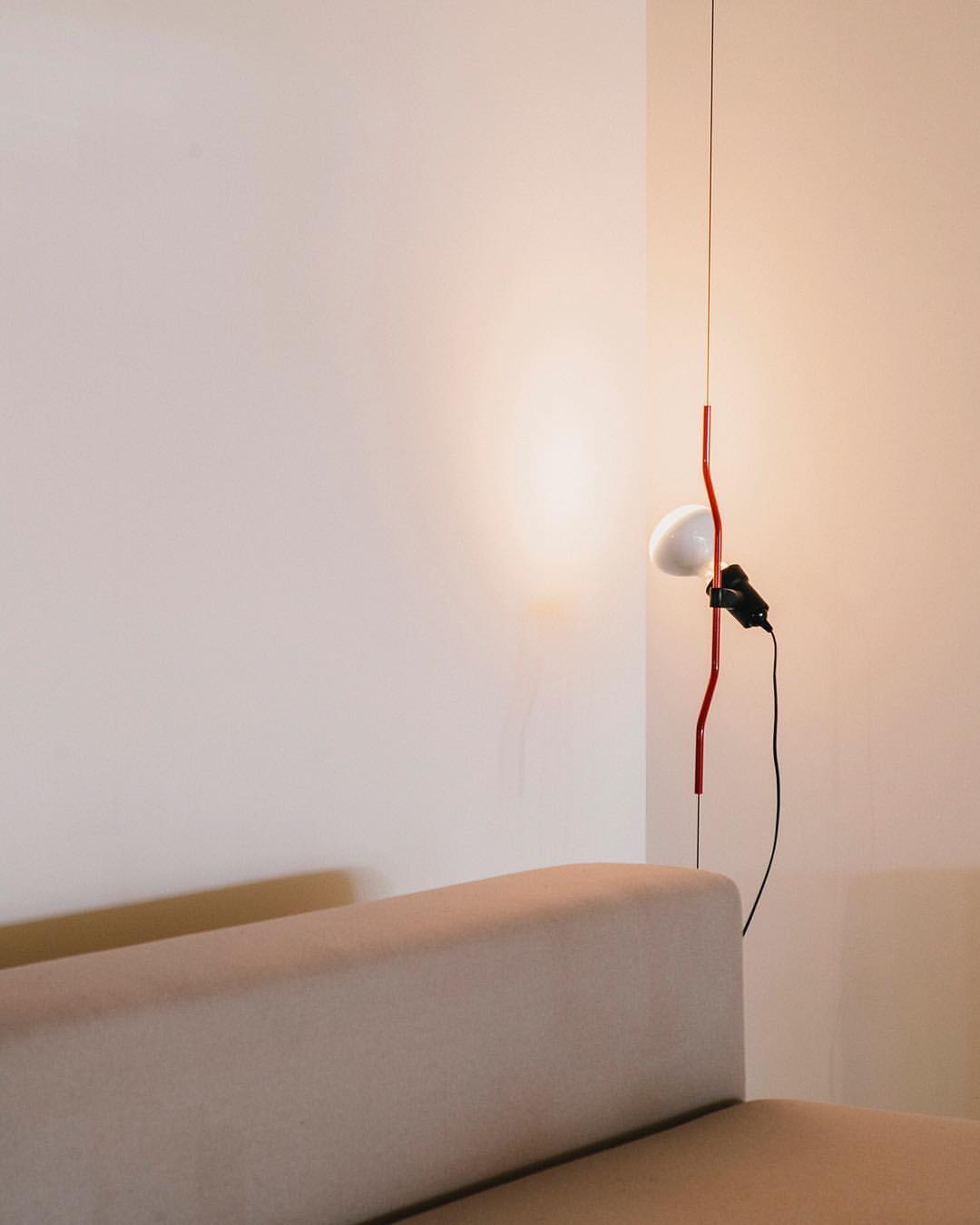 Ilthair Modern Minimalist Pendant Light