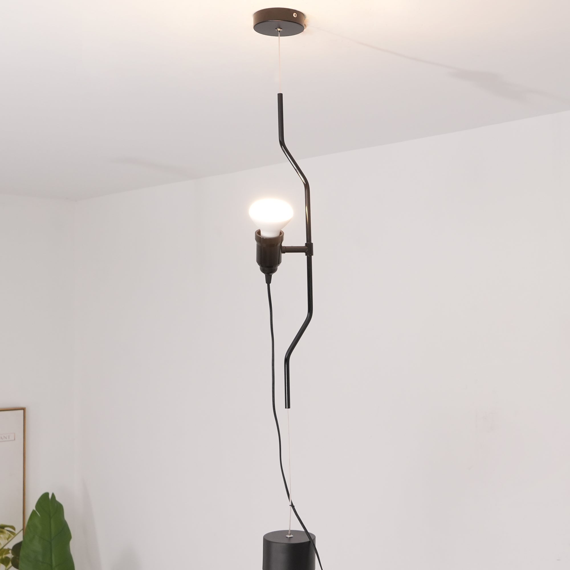 Ilthair Modern Minimalist Pendant Light