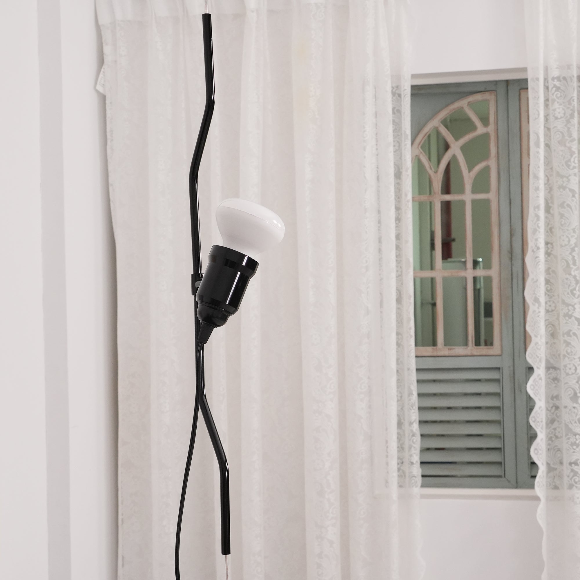 Ilthair Modern Minimalist Pendant Light