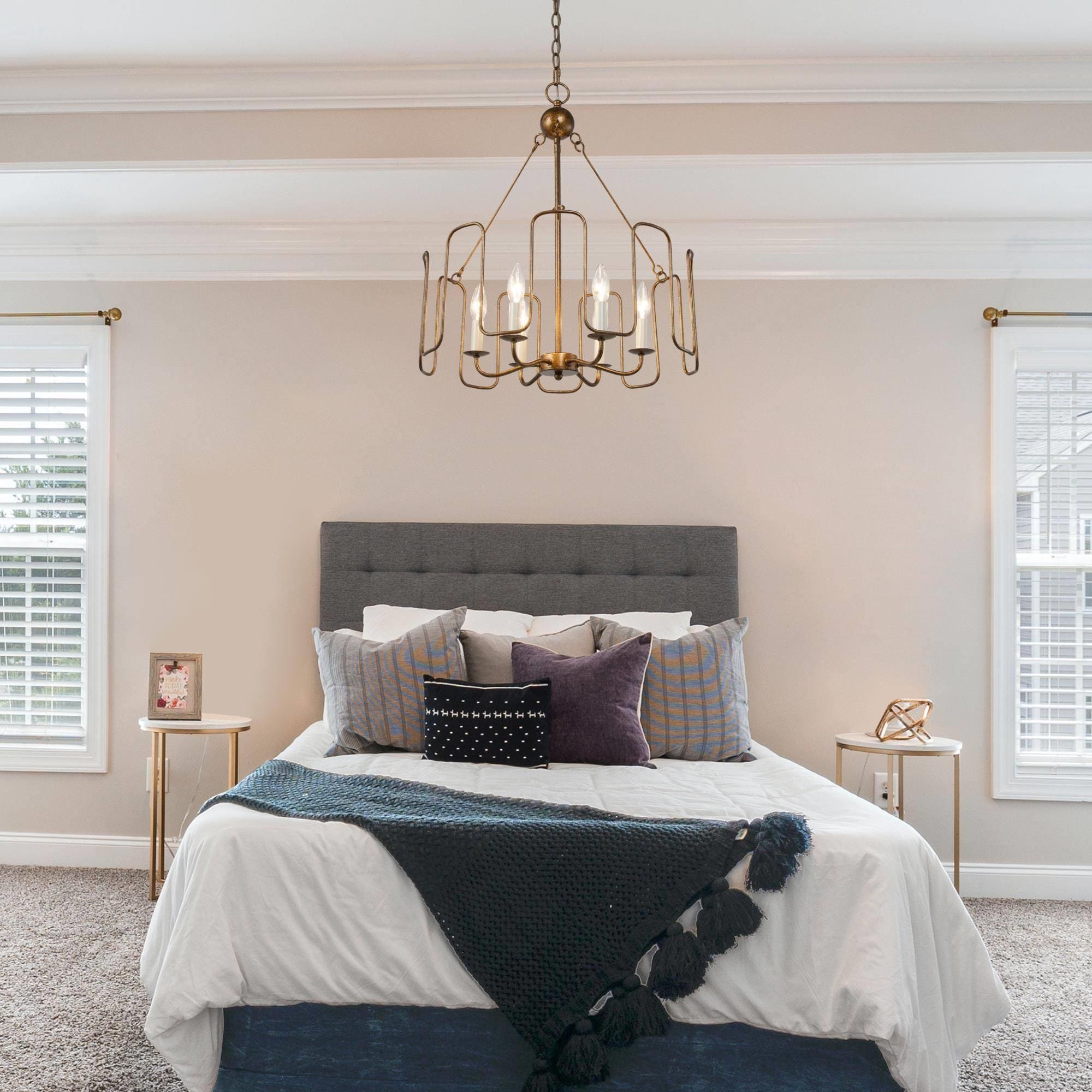 Liorinian Chandelier