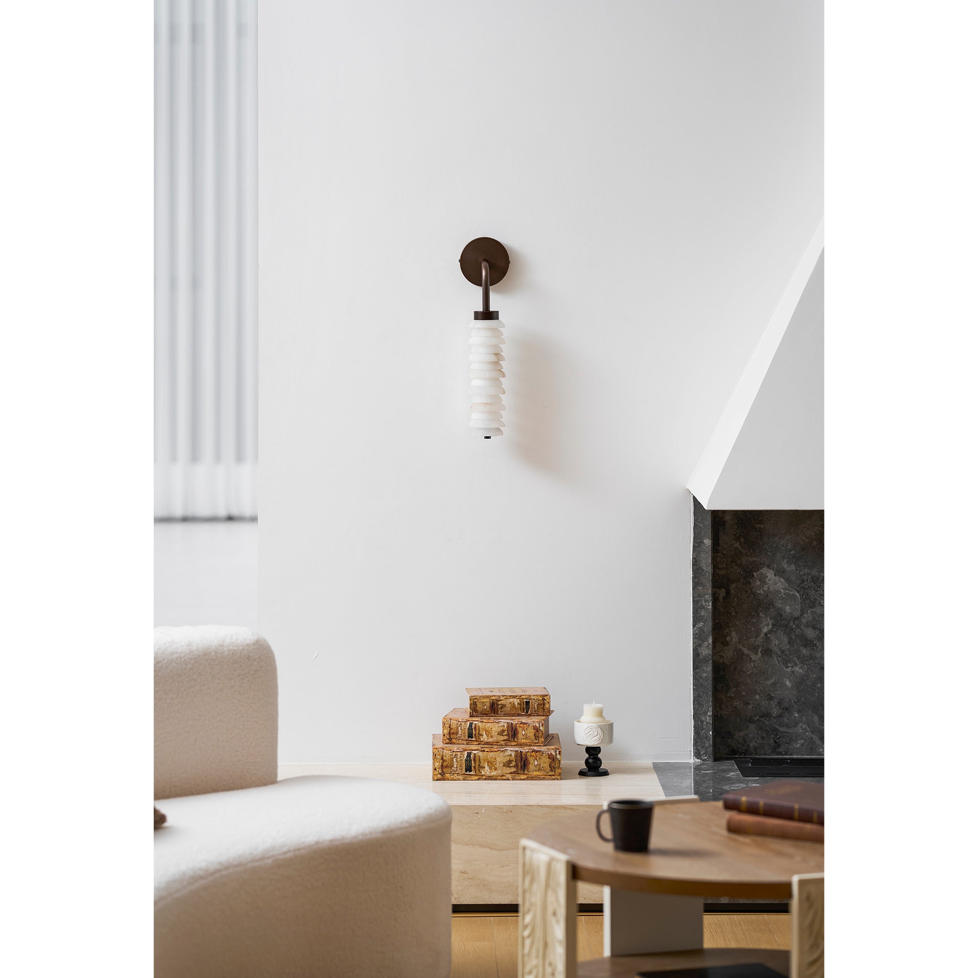 Rivaiella Sconce