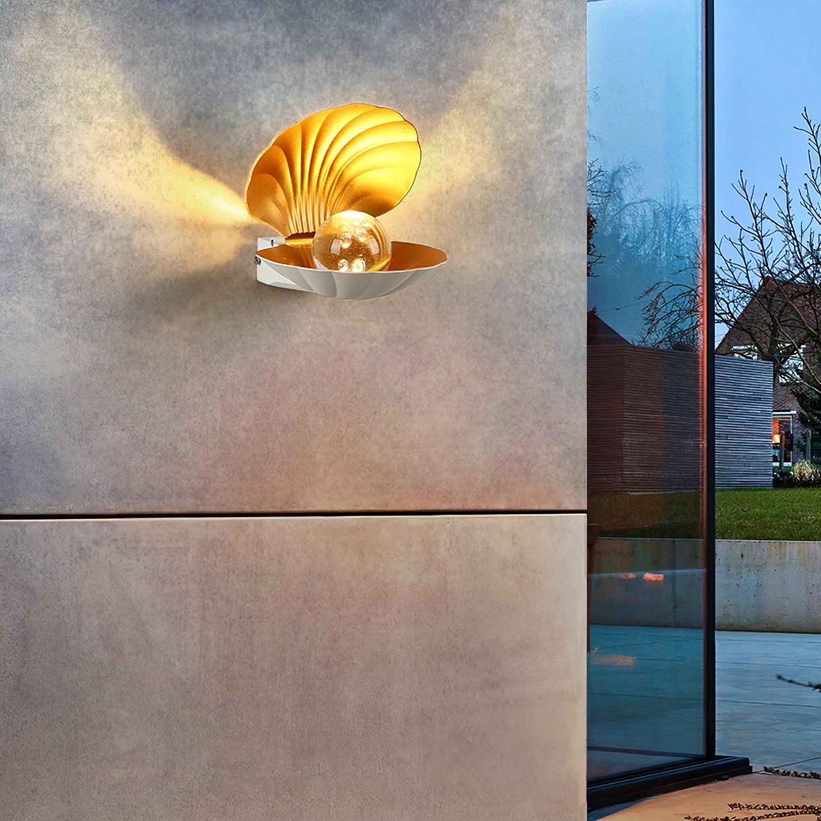 Lumieria Wall Lamp Pearl Clam