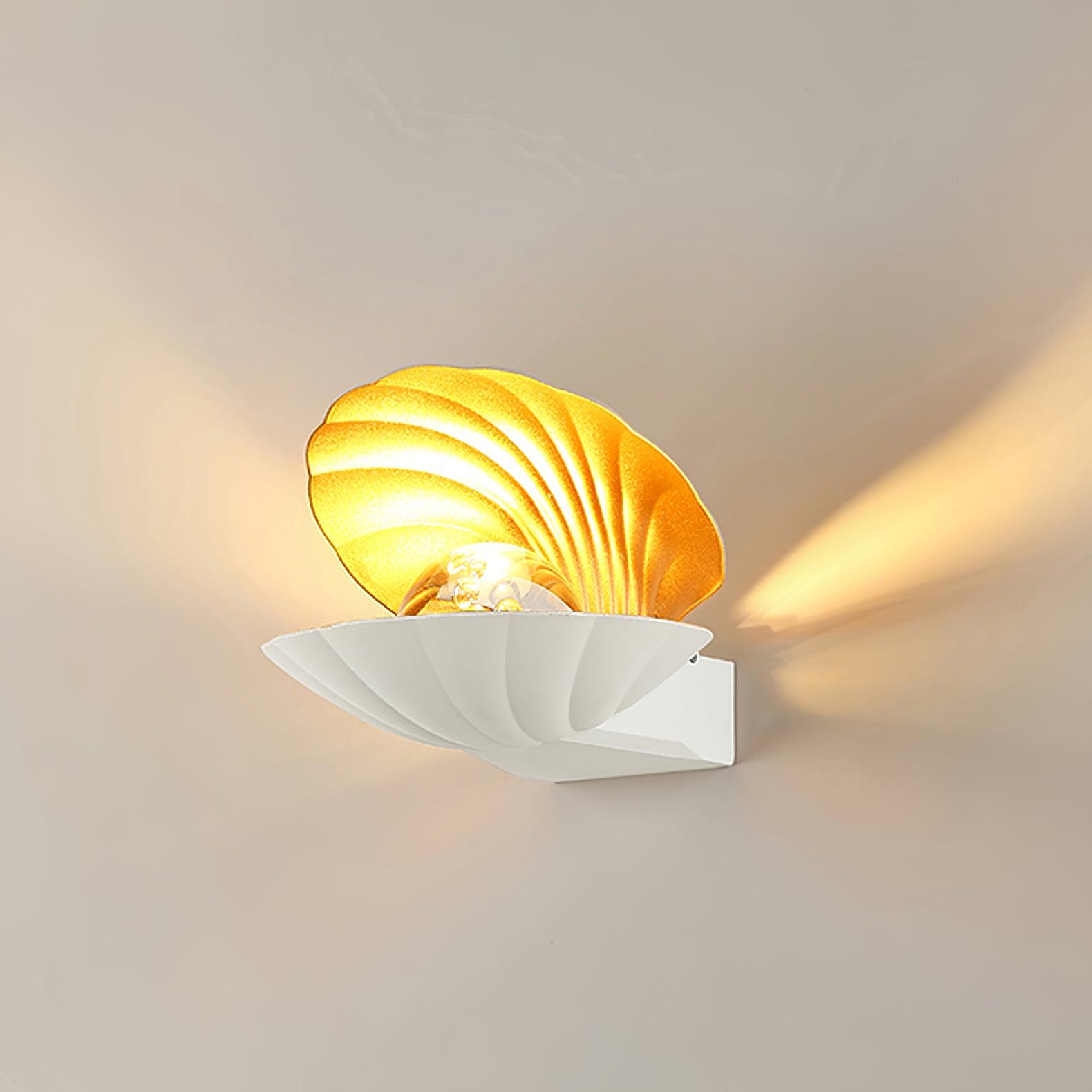 Lumieria Wall Lamp Pearl Clam