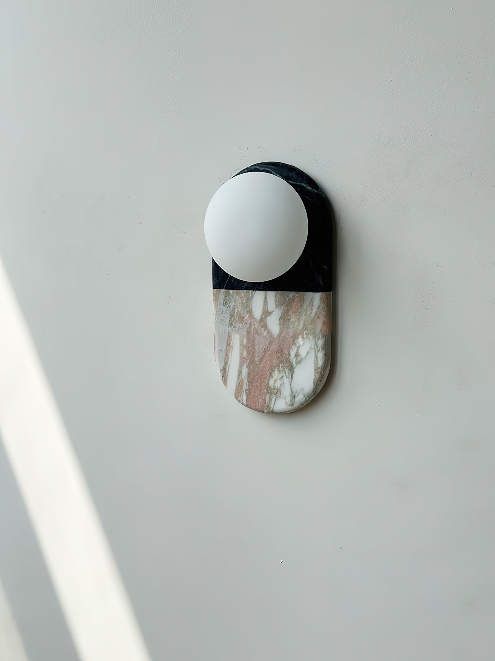 Reniette Wall Lamp