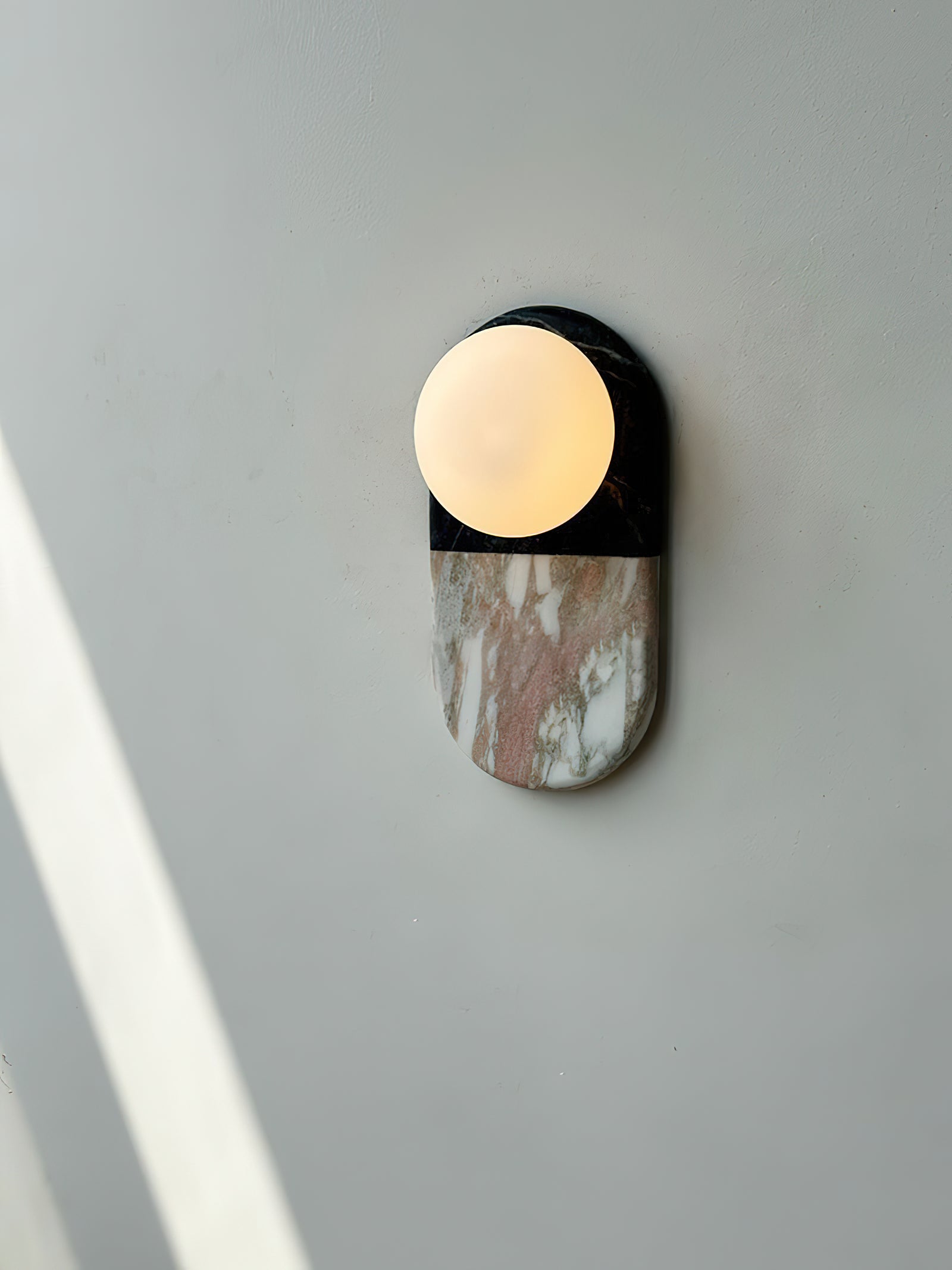 Reniette Wall Lamp