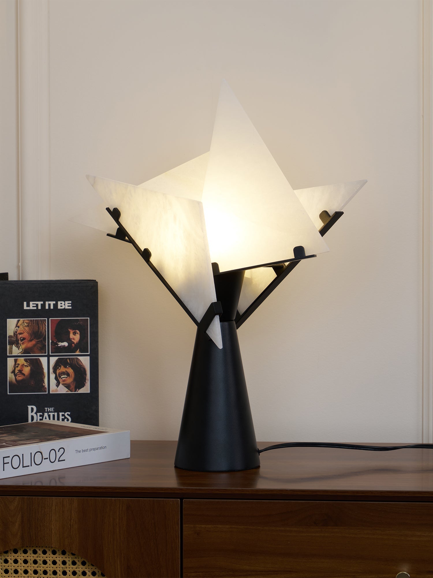 Aursilion Star Alabaster Table Lamp