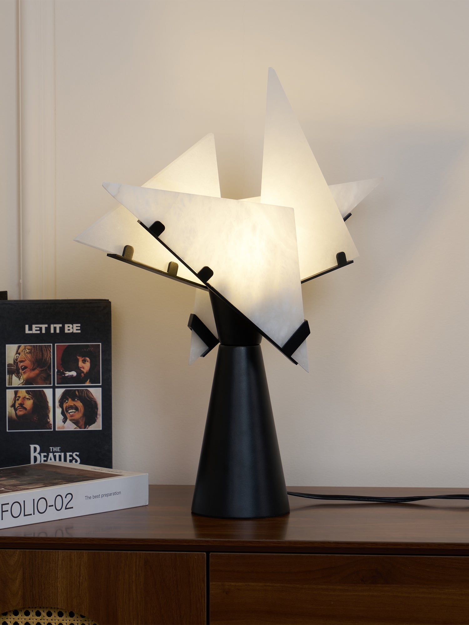 Aursilion Star Alabaster Table Lamp