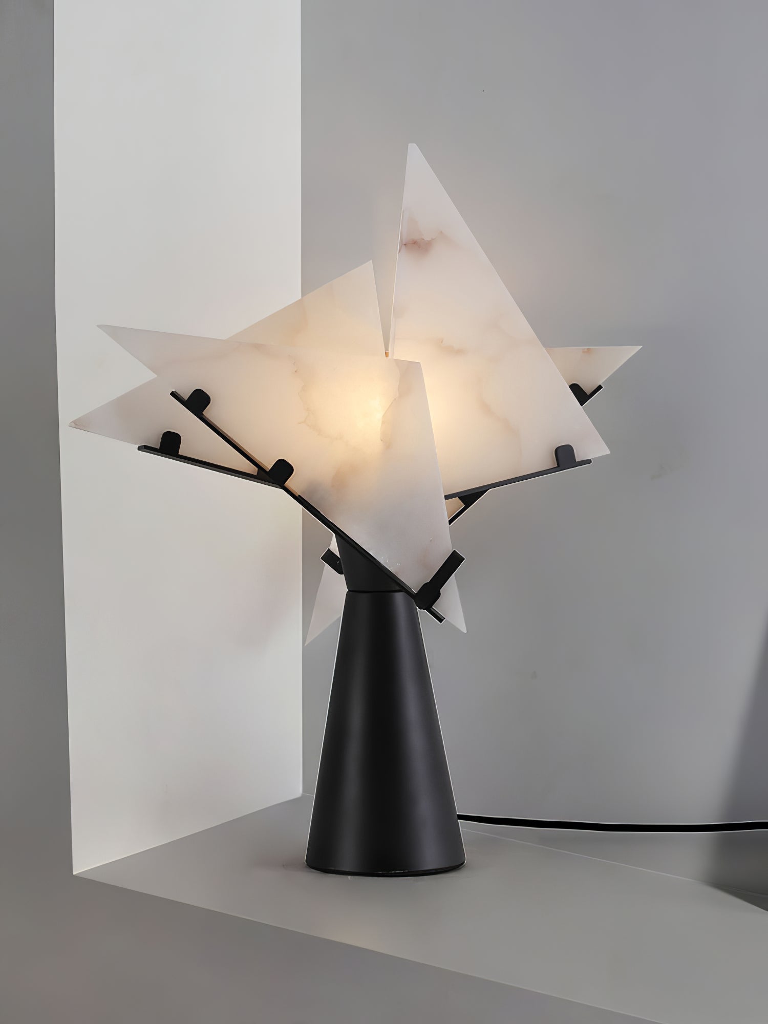 Aursilion Star Alabaster Table Lamp