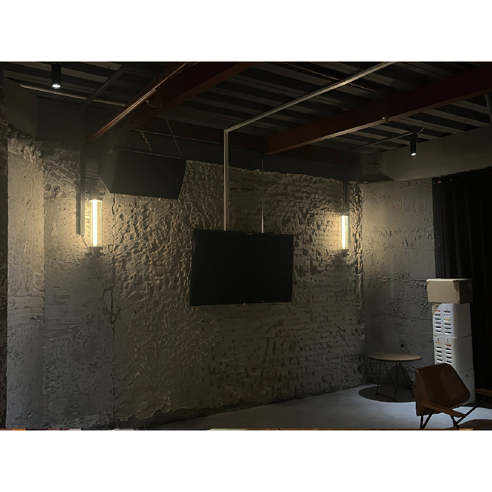 Nyliryra Wall Lamp