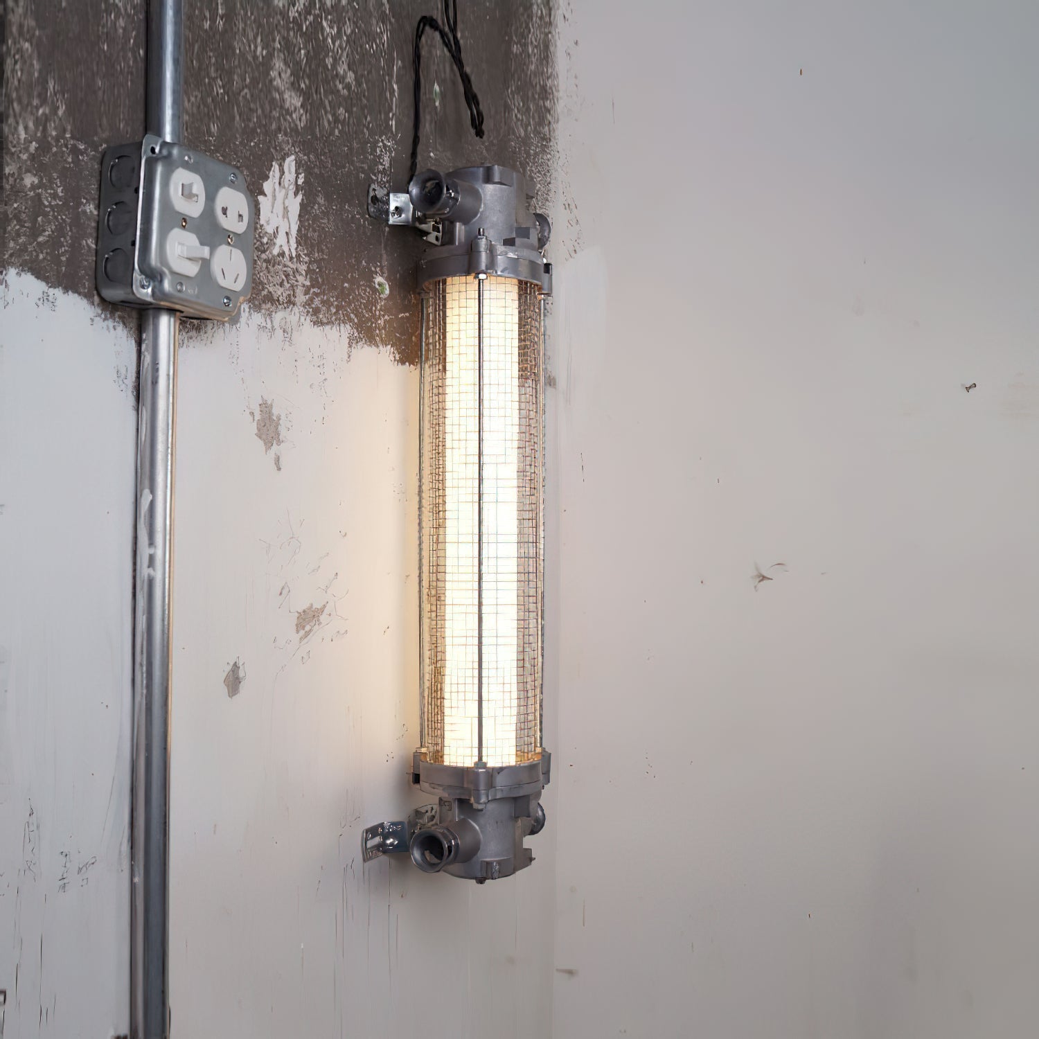 Nyliryra Wall Lamp