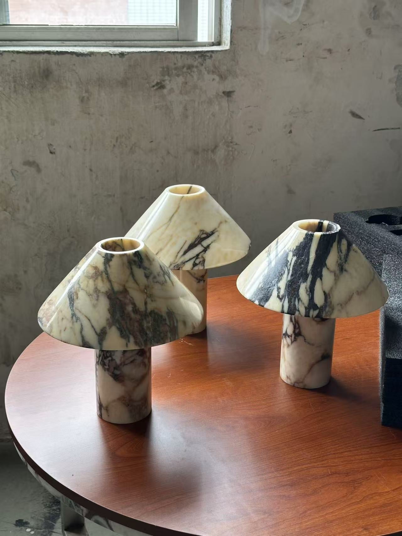 Veinir Table Lamp