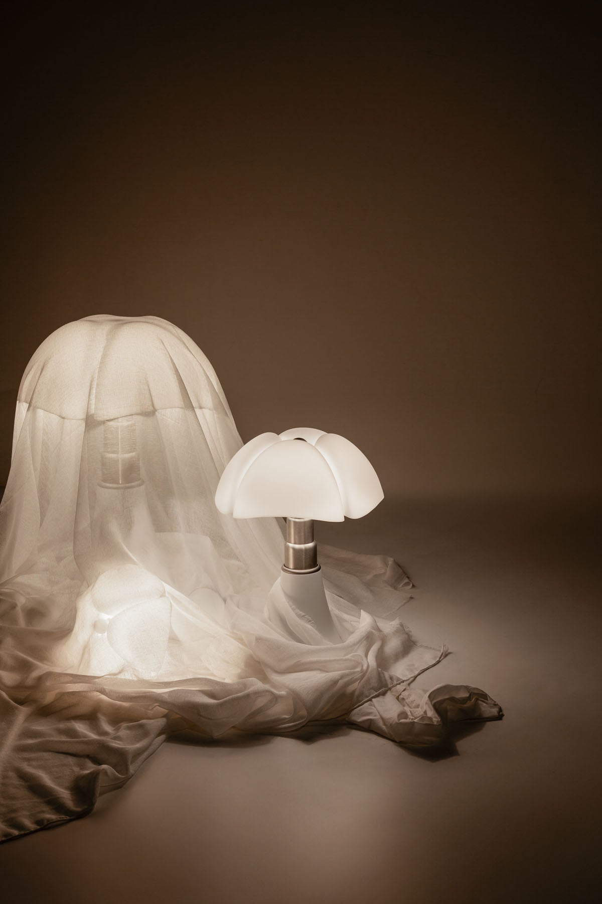 Flaria Table Lamp