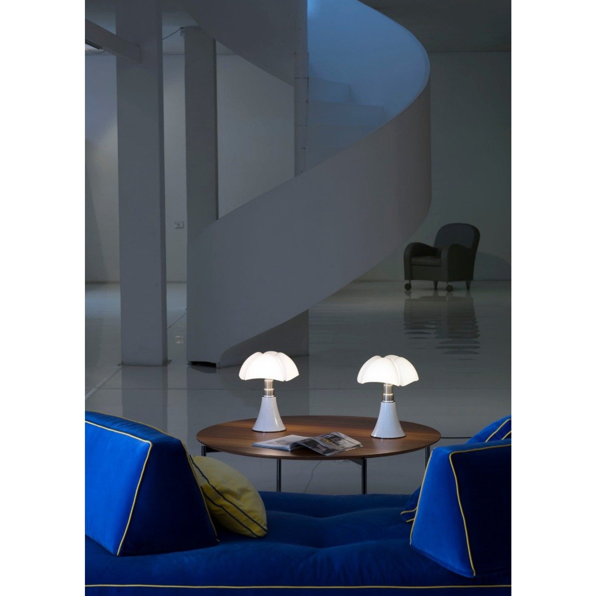 Flaria Table Lamp