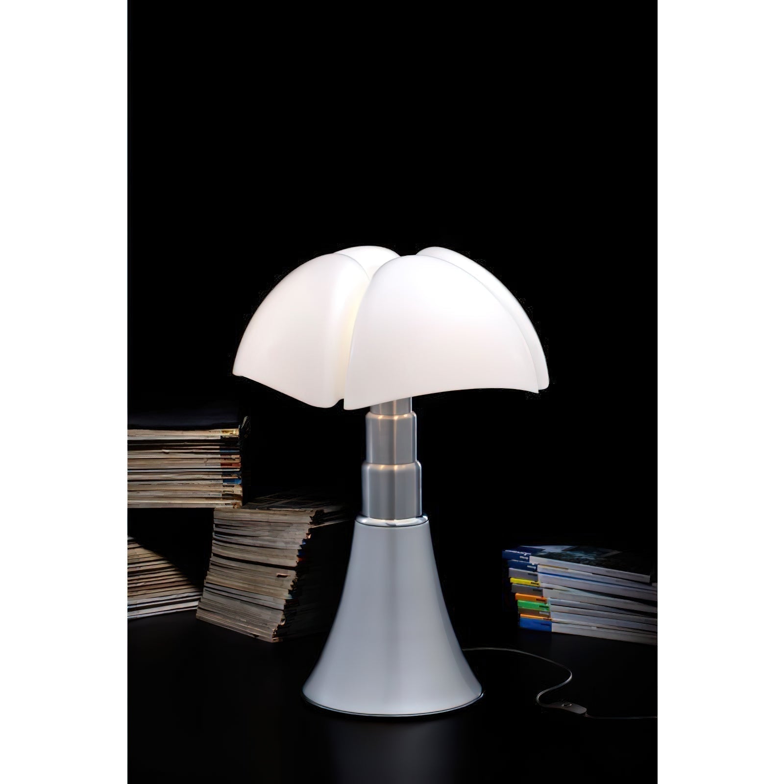 Flaria Table Lamp