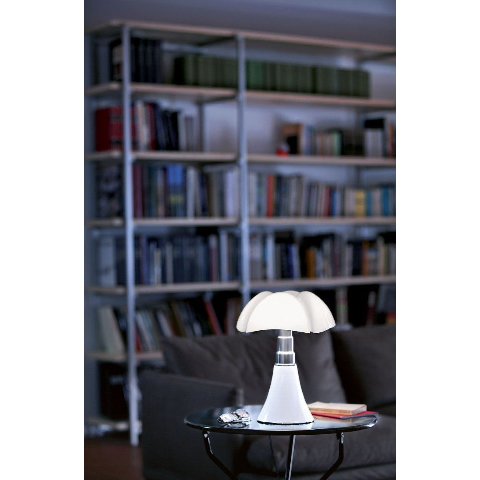 Flaria Table Lamp