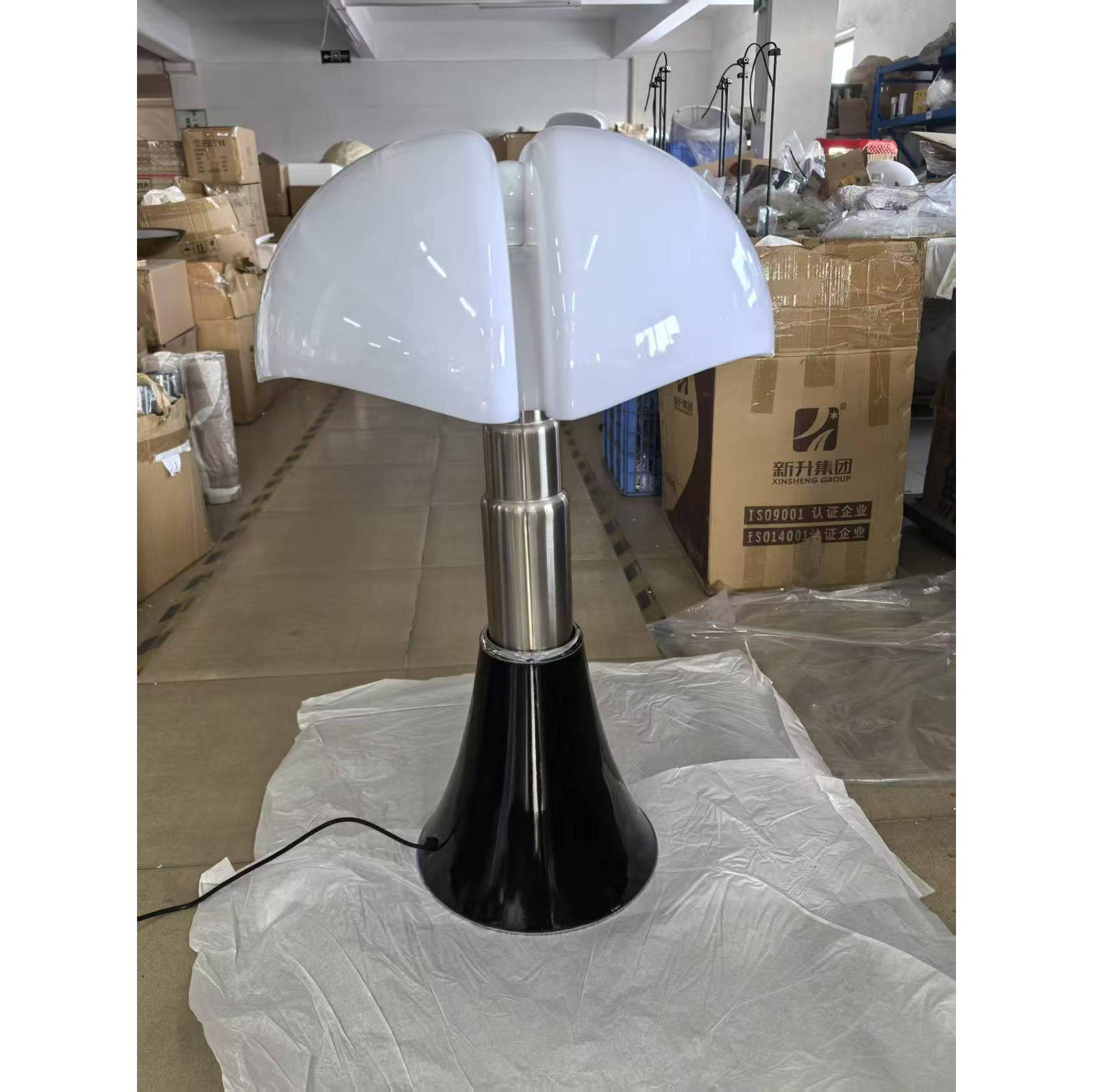 Flaria Table Lamp