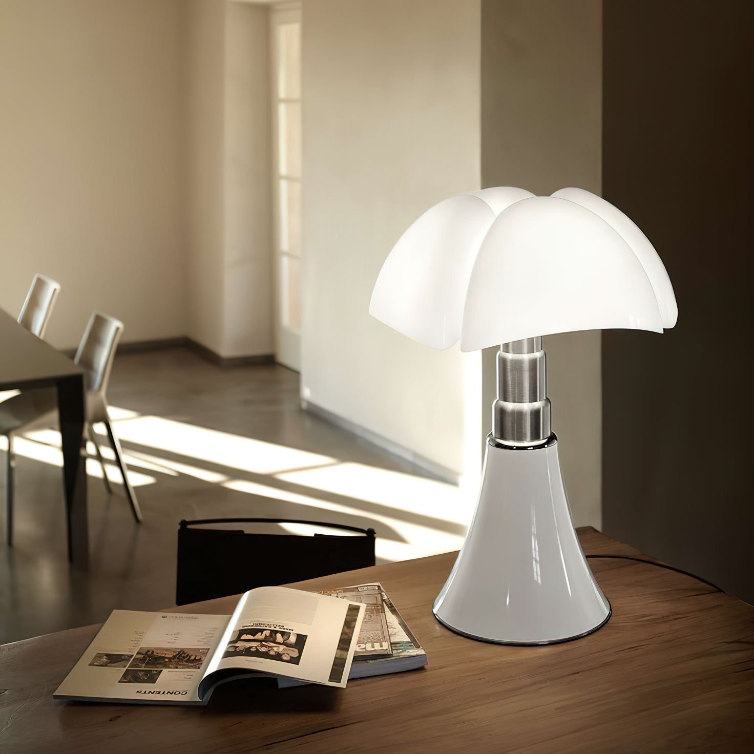 Flaria Table Lamp