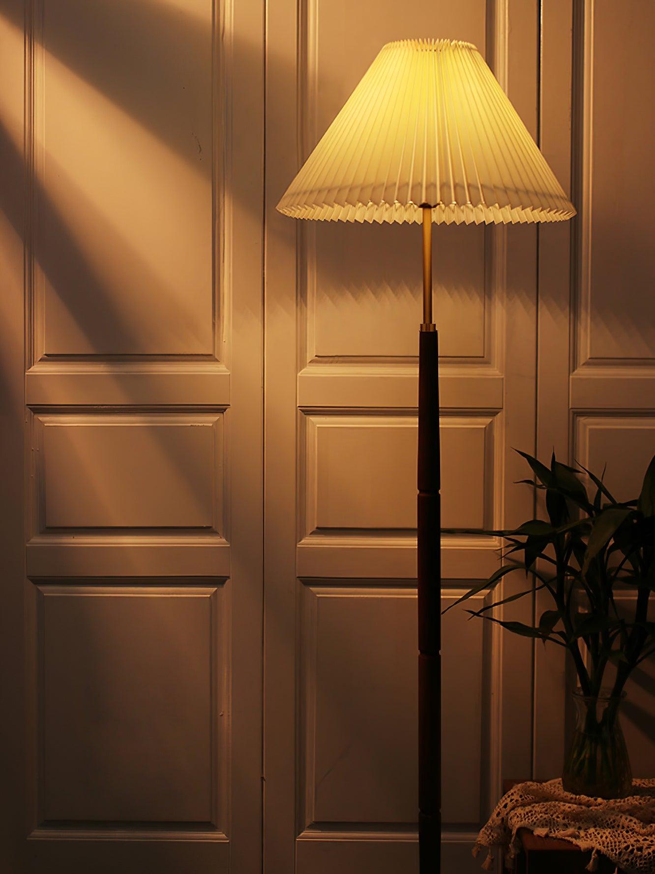 Syleina Minimalist Wood Floor Lamp