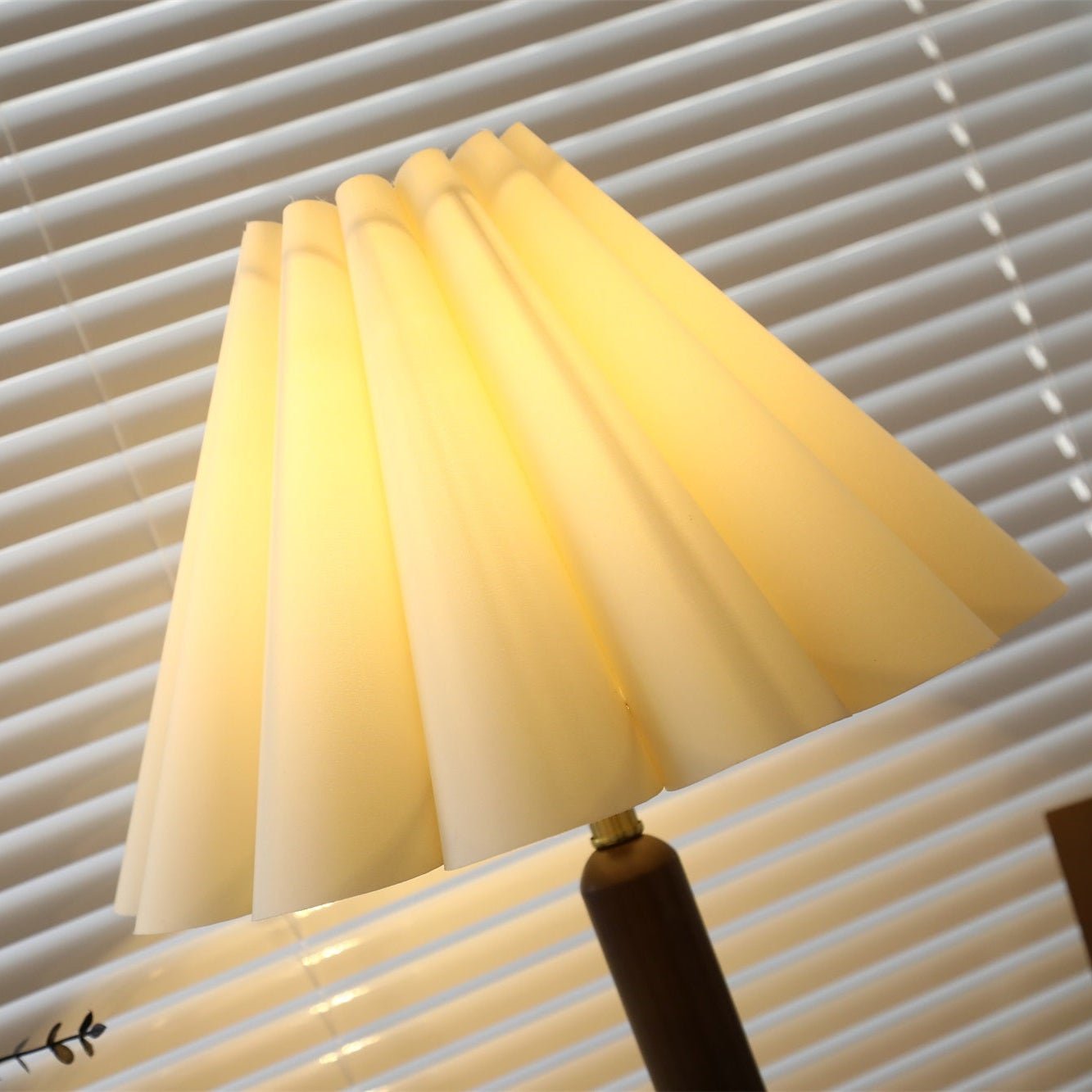 Renanise Table Lamp