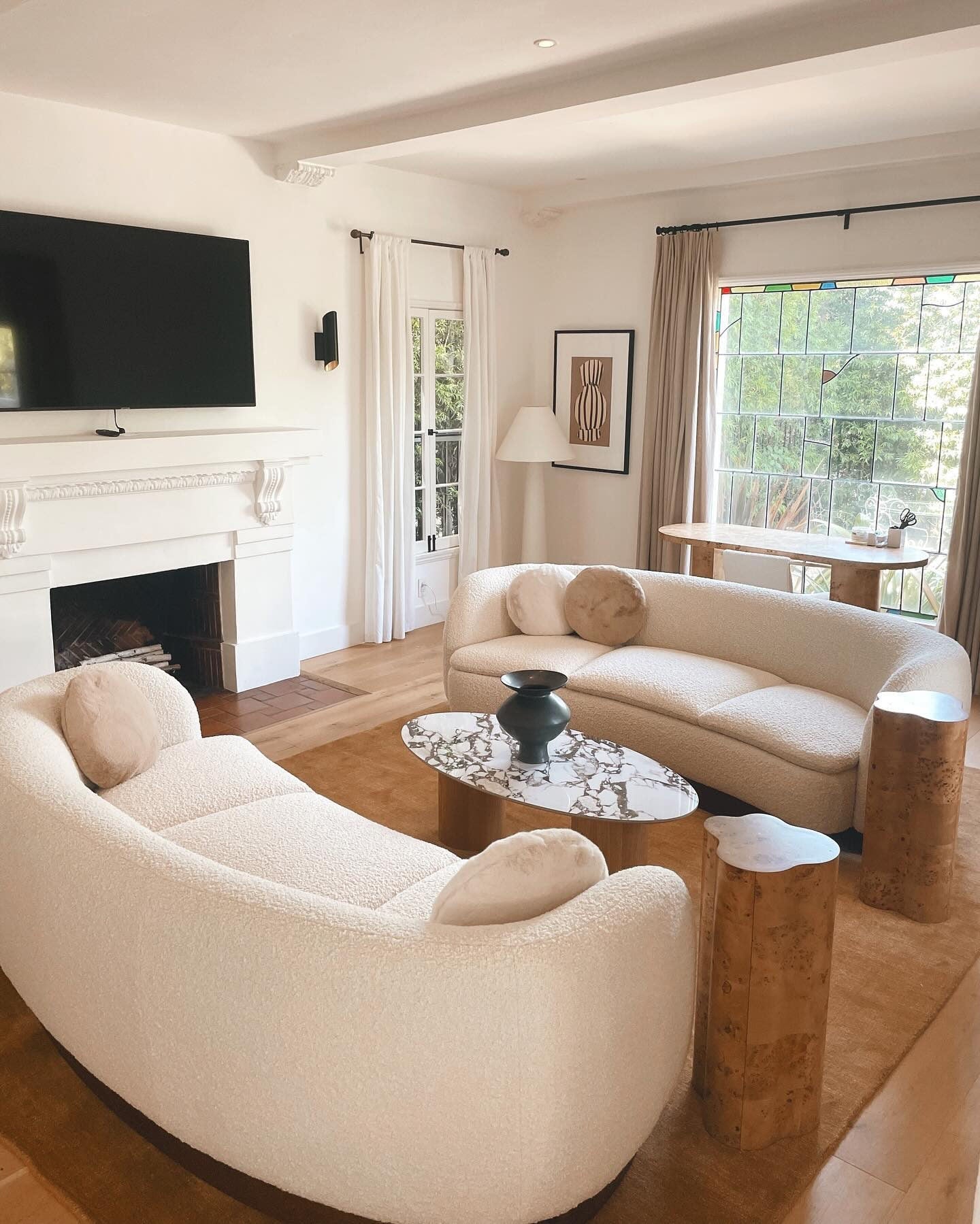 Columnil White Floor Lamp