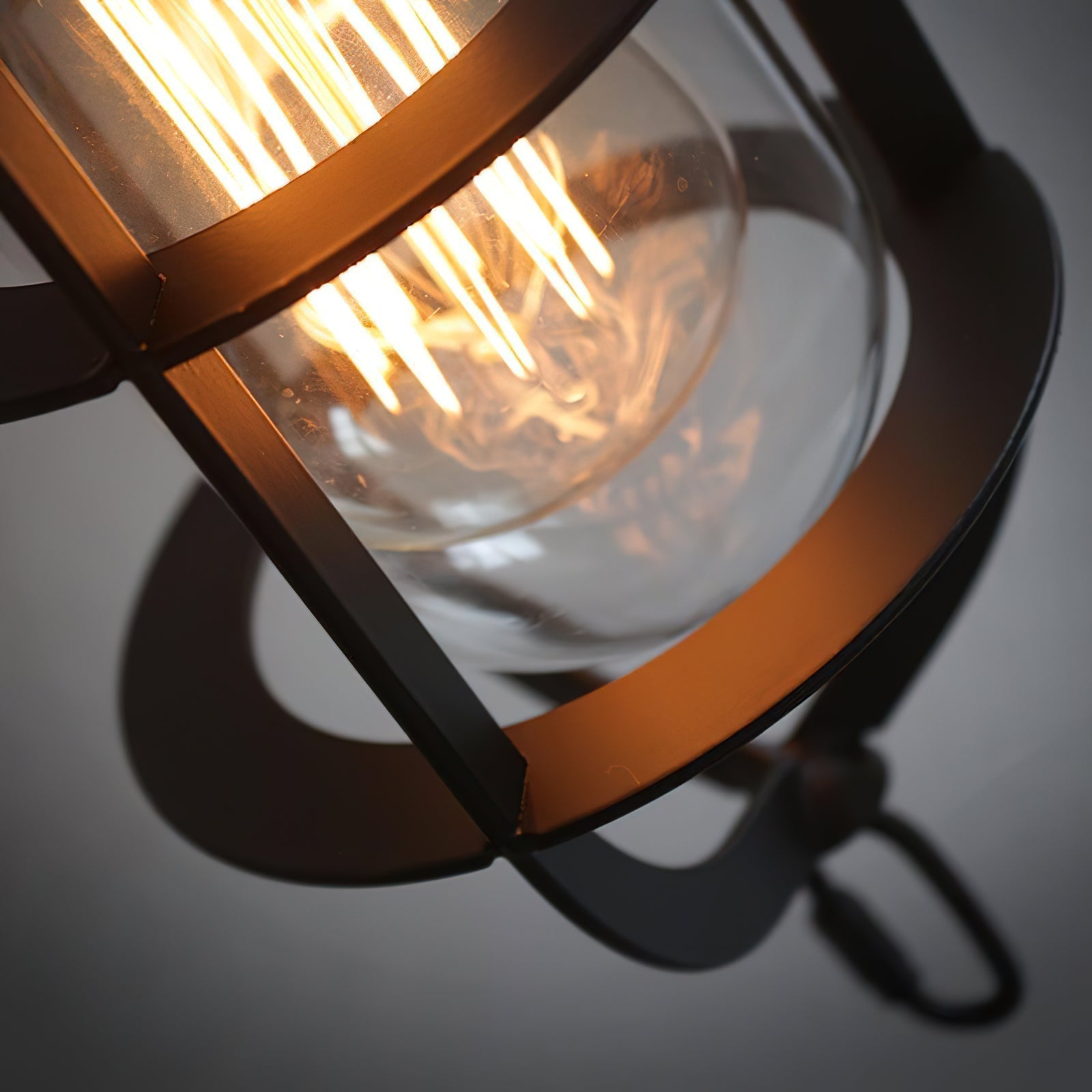 Zatheir Wall Lamp