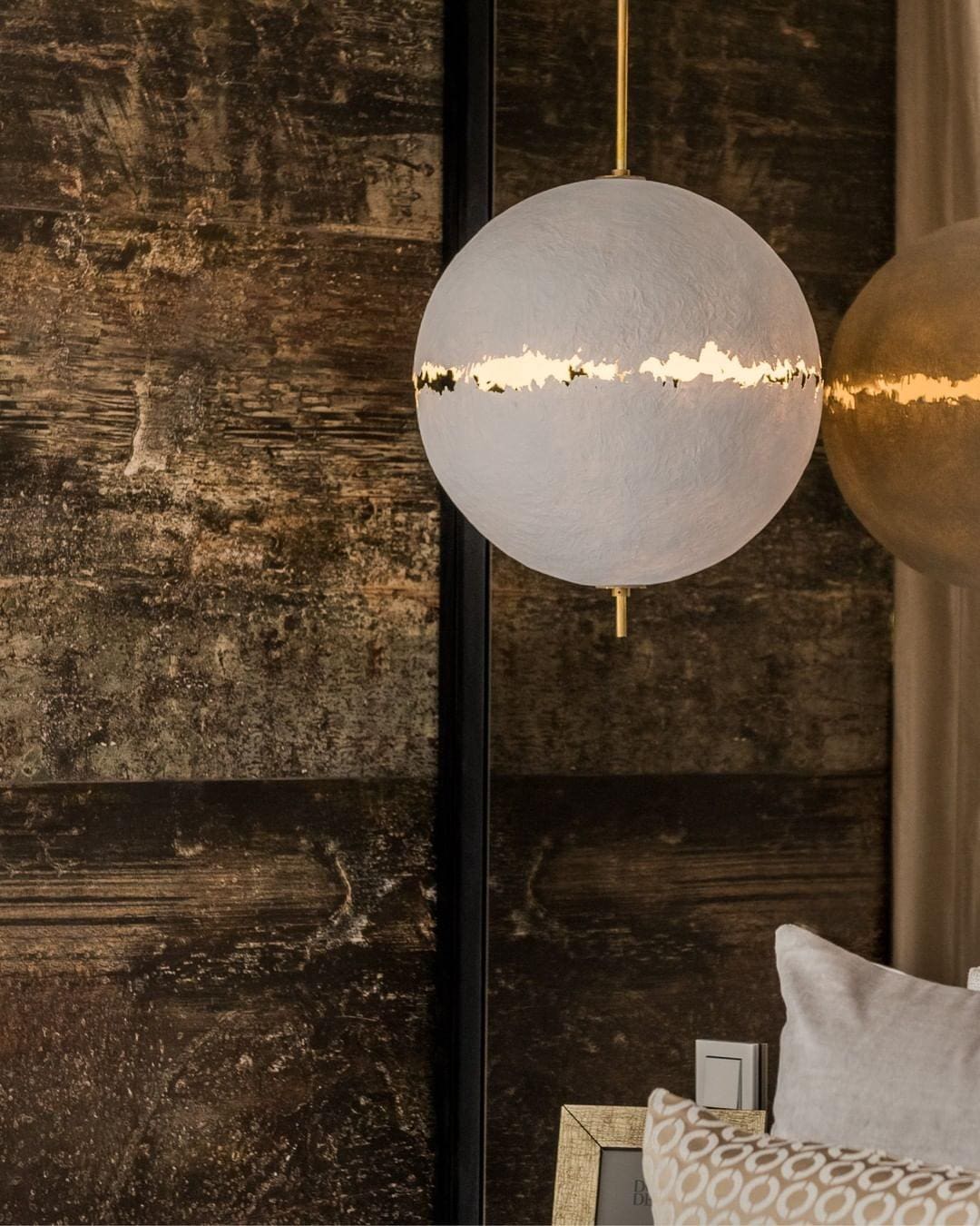 Sel Futuristic Pendant Lamp