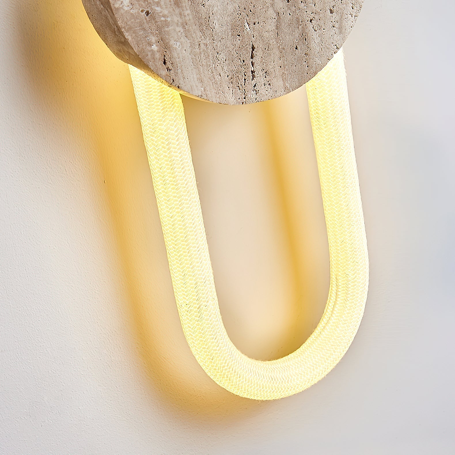 Avynor Wall Lamp