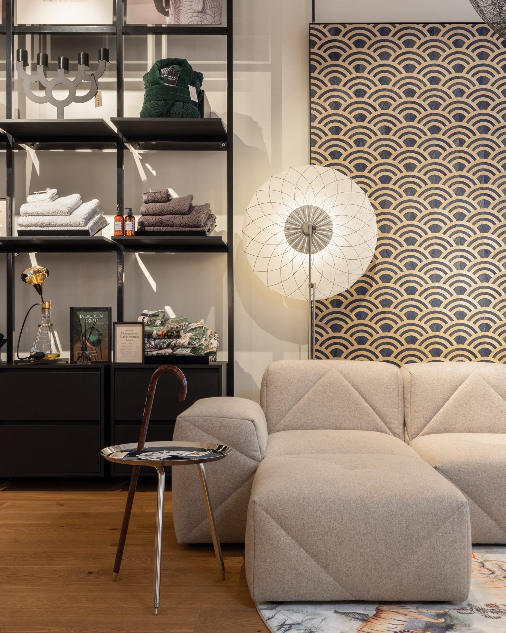 Vaelcourt Radiant Floral Floor Lamp