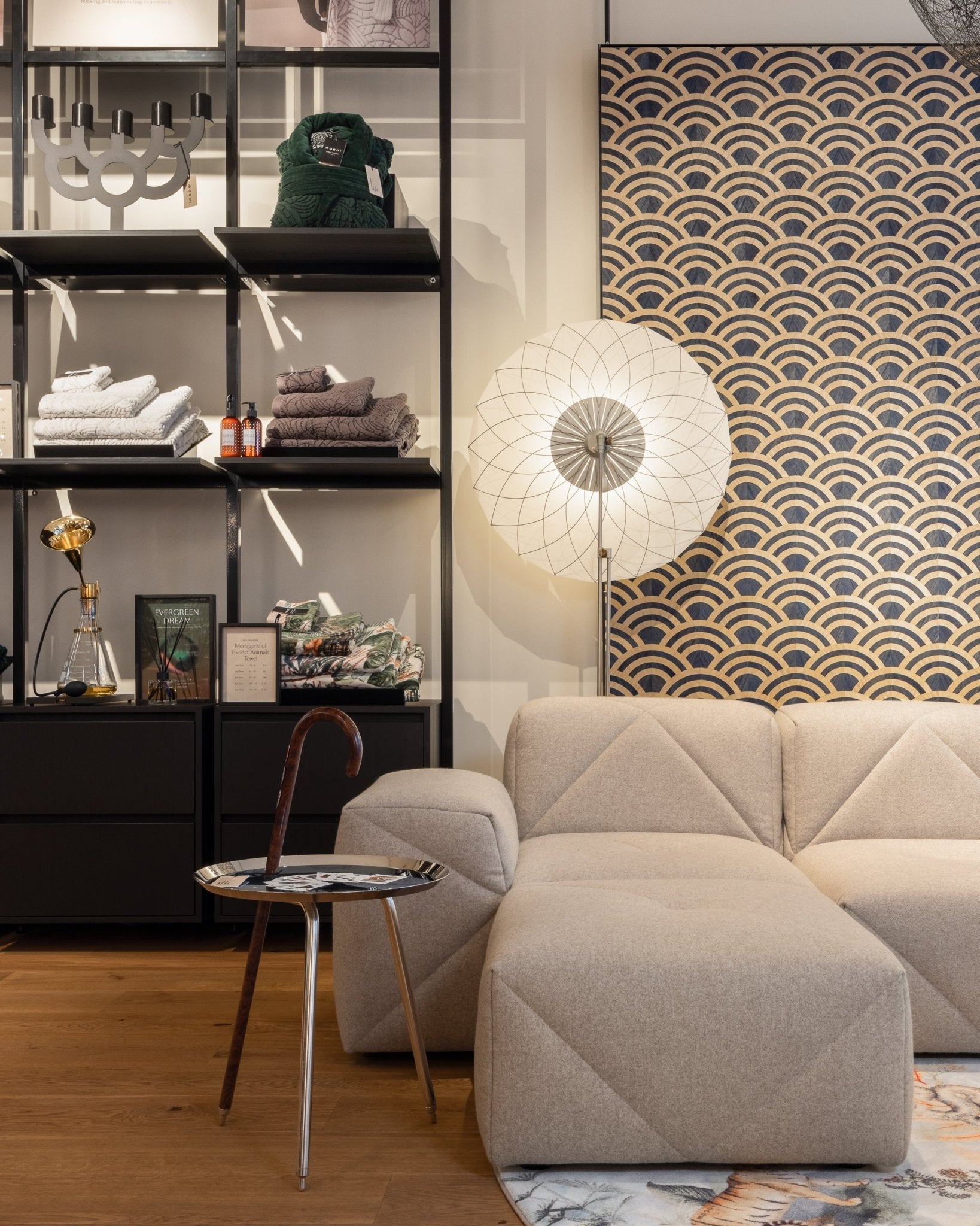 Vaelcourt Radiant Floral Floor Lamp