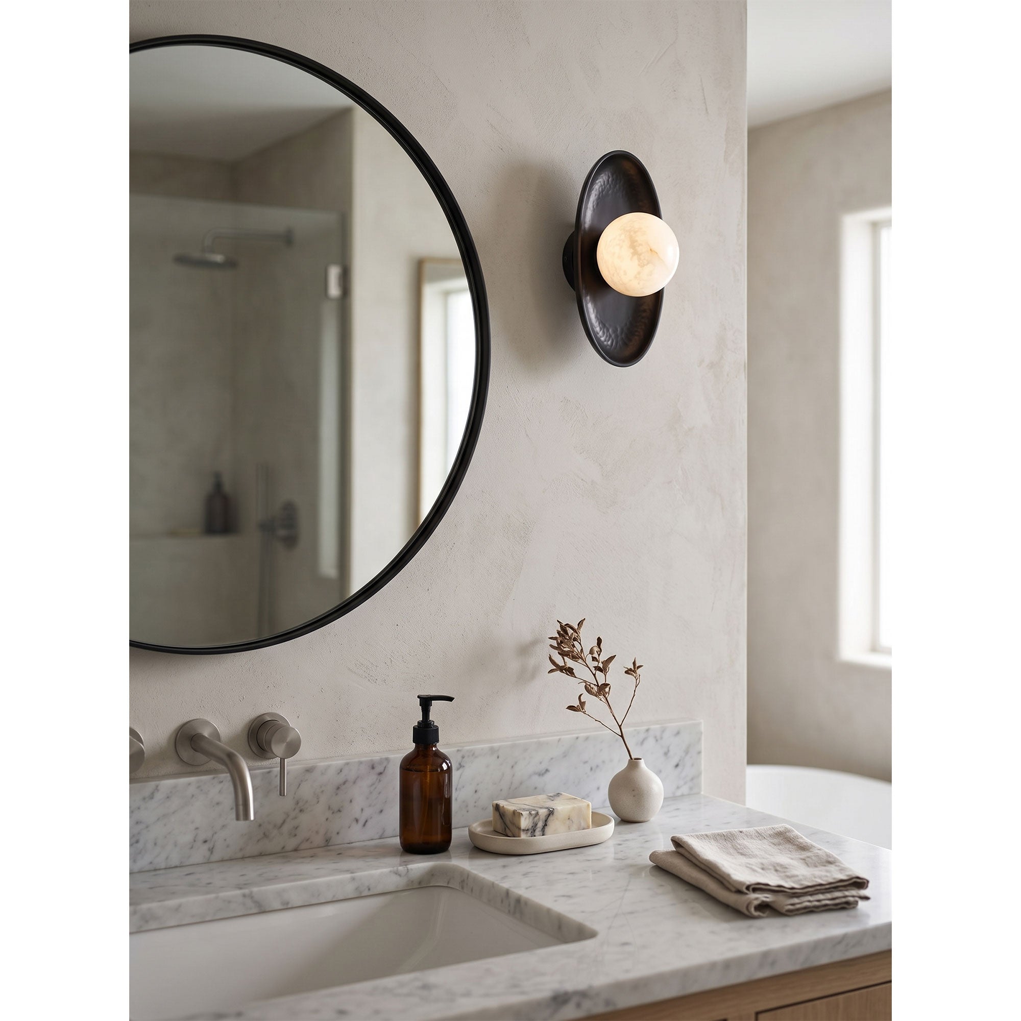 Elaenine Wall Light