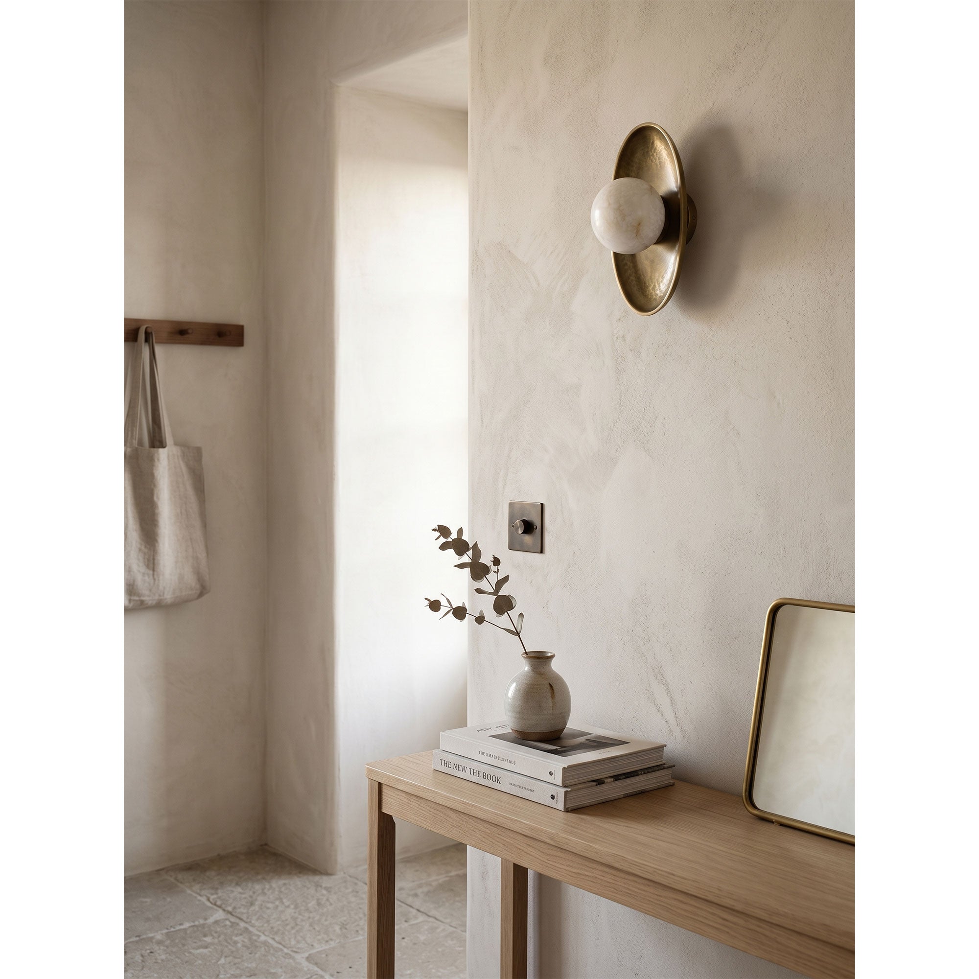 Elaenine Wall Light