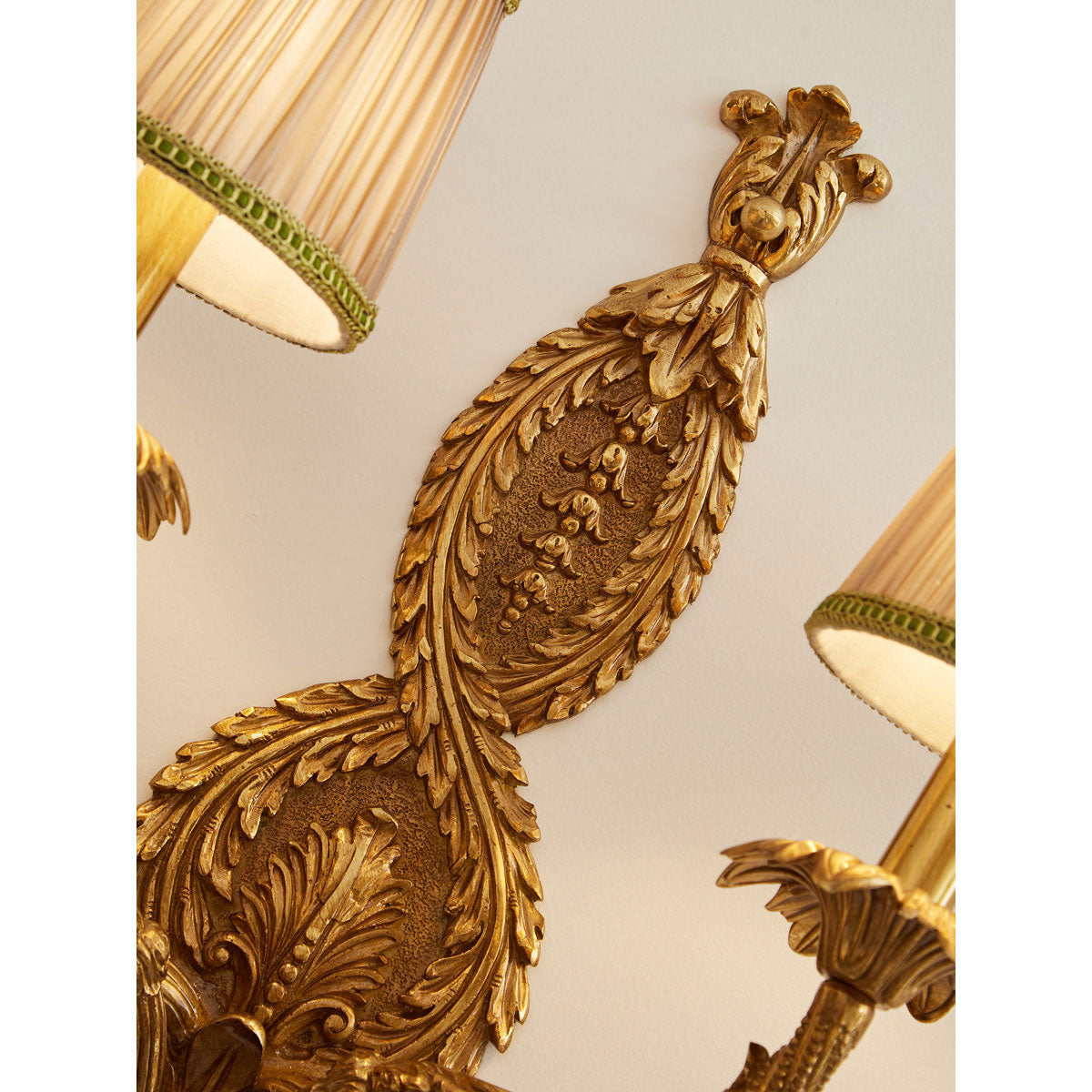 Regals Wall Sconce