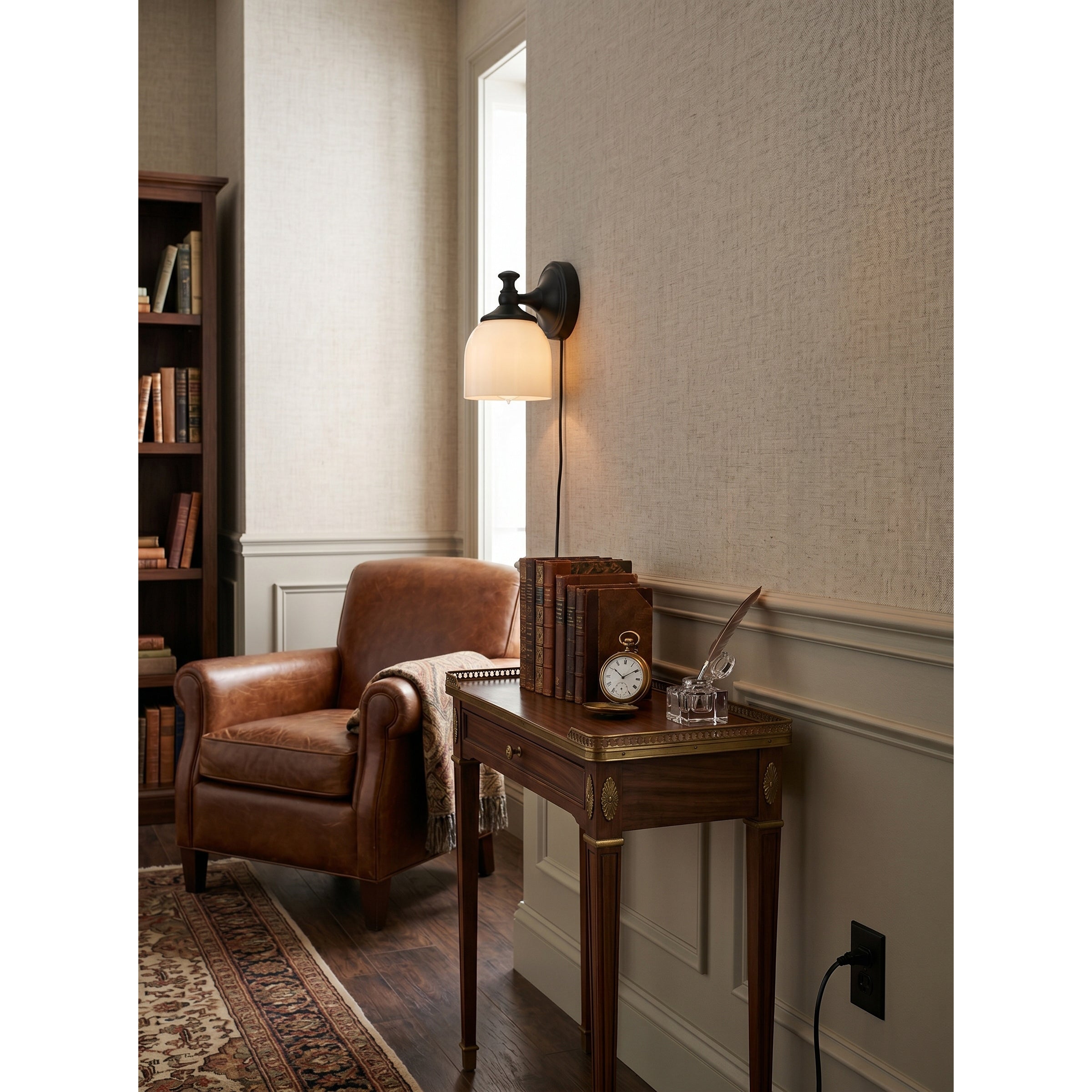 Celiaya Chart Glass Plug-in Wall Sconce