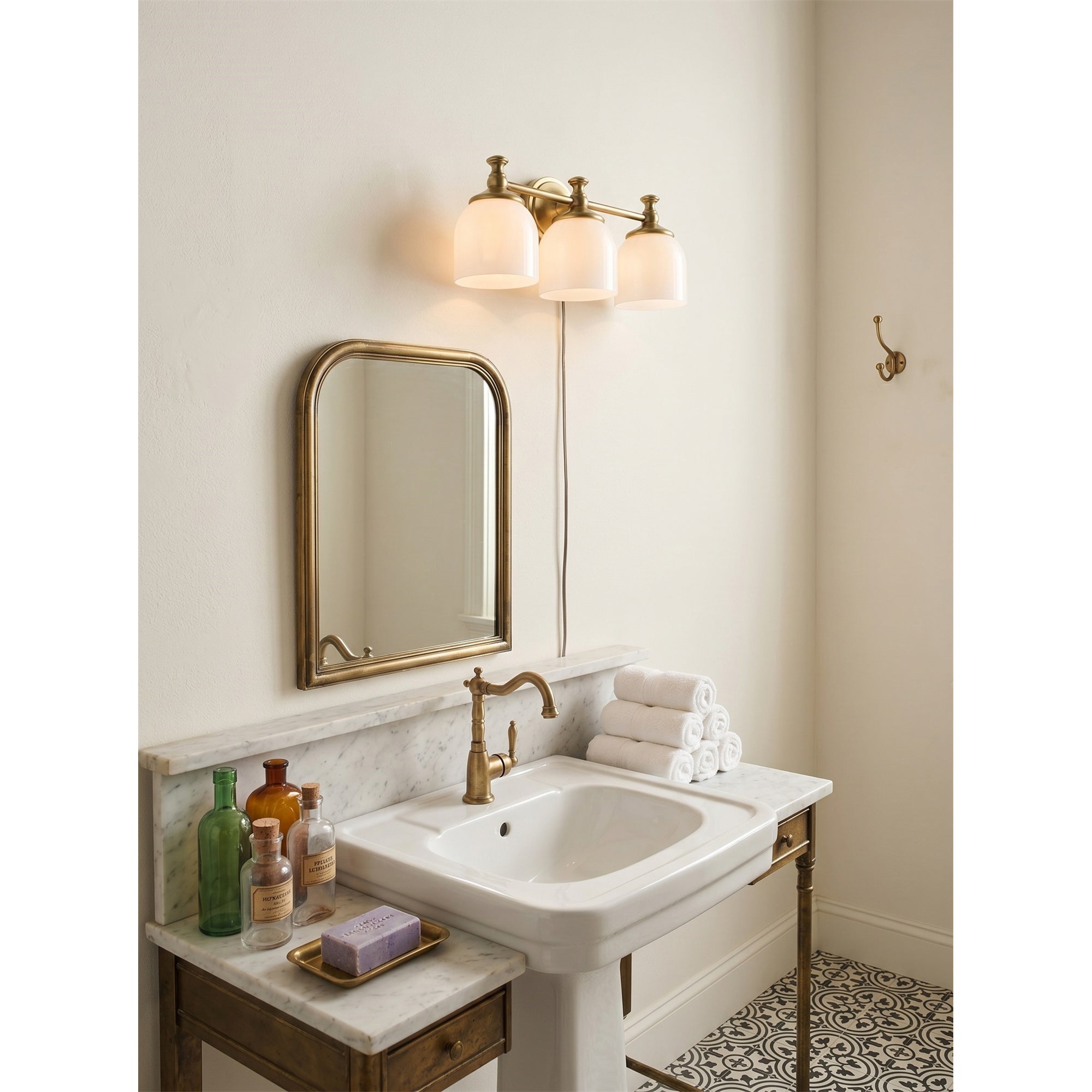 Celiaya Chart Glass Plug-in Wall Sconce